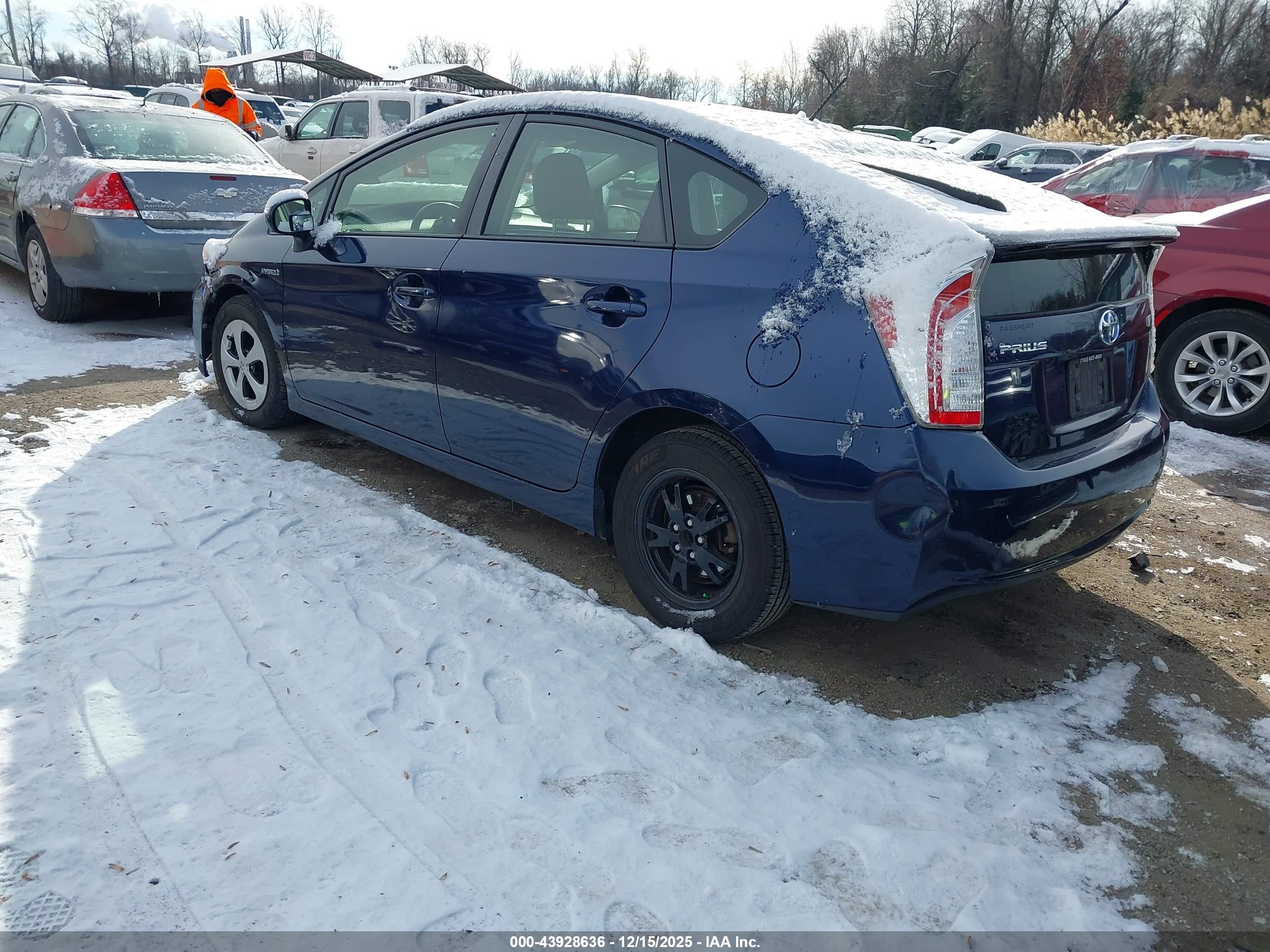 TOYOTA PRIUS image 3