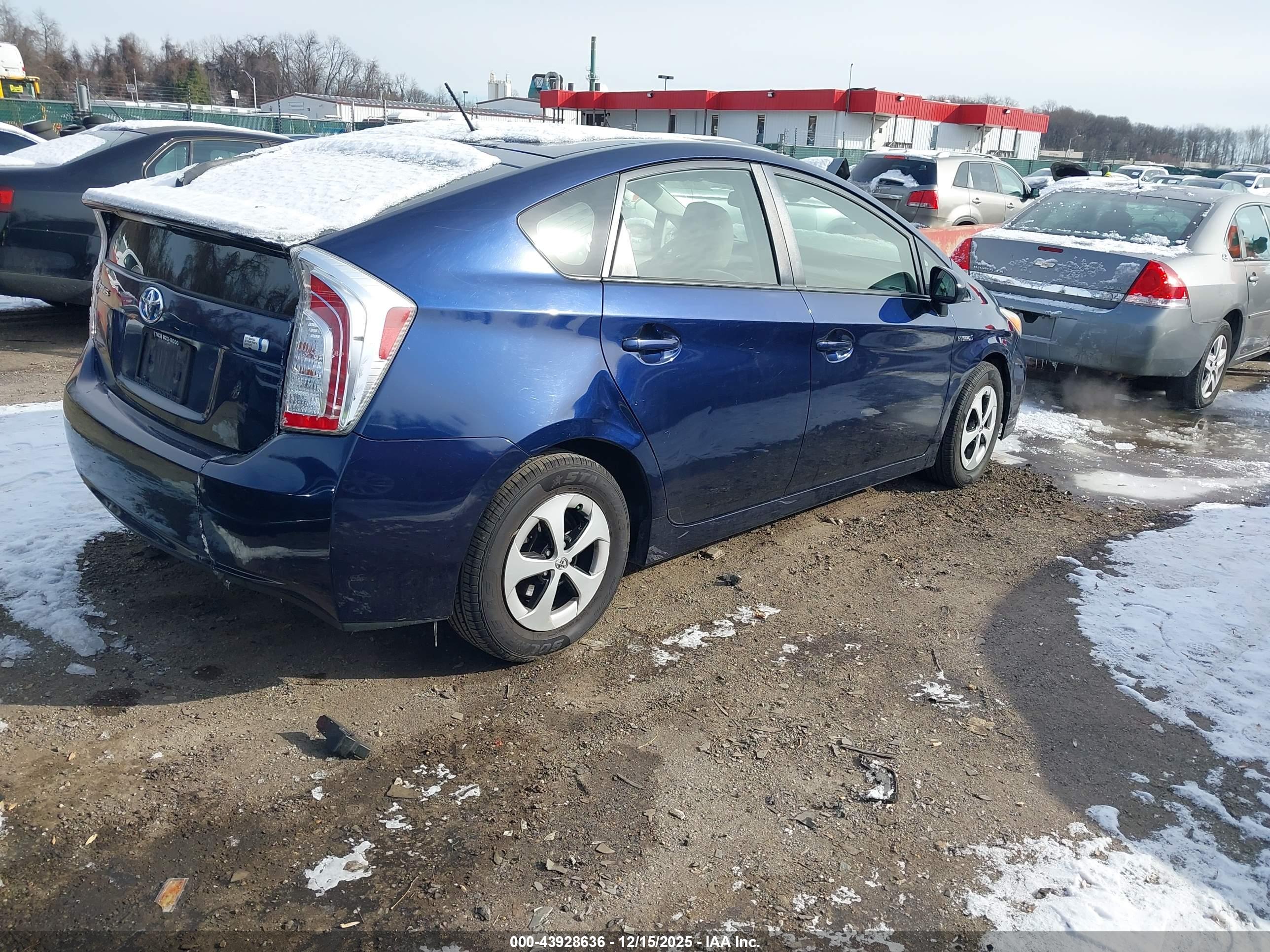 TOYOTA PRIUS image 4