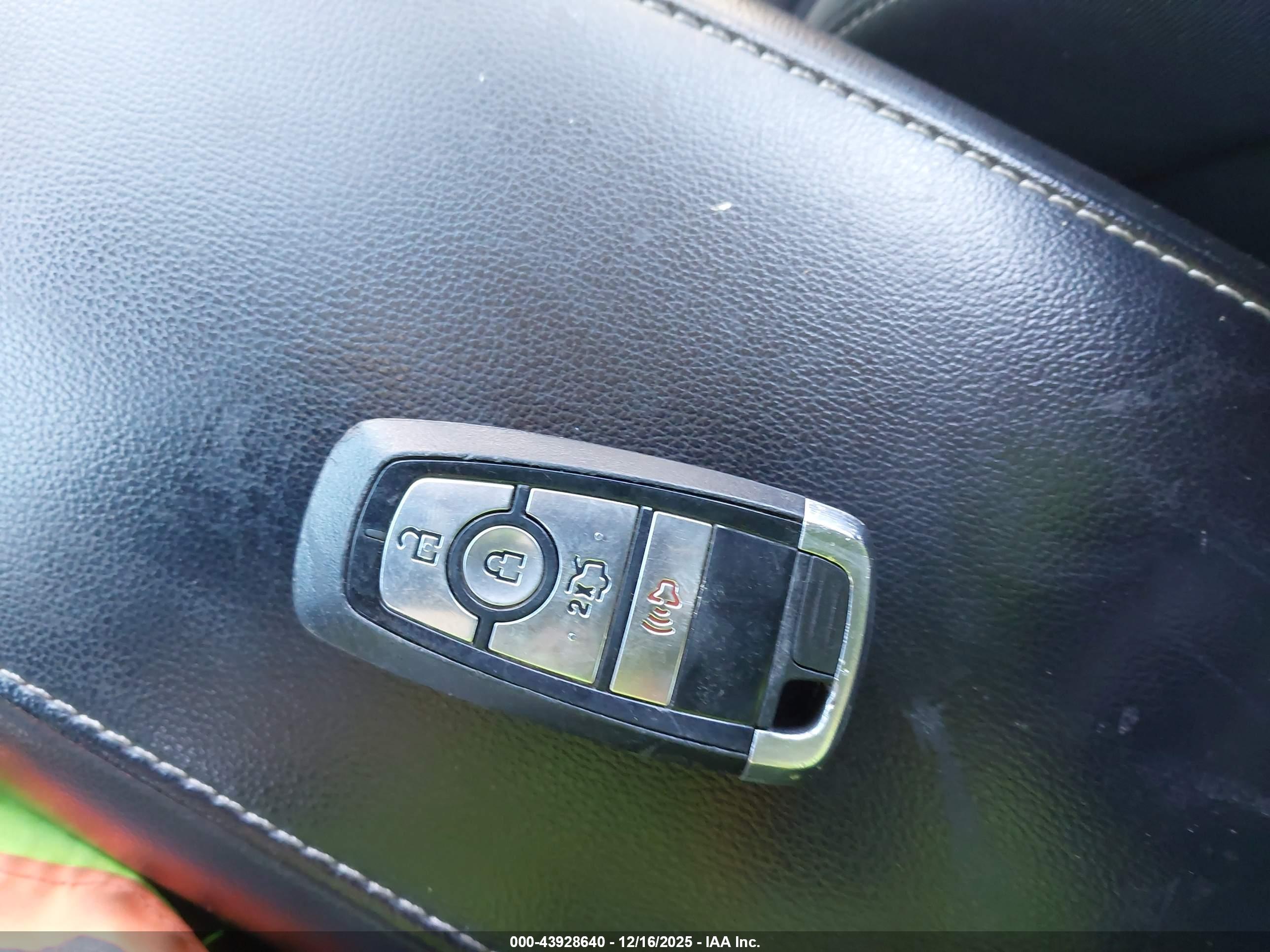 FORD FUSION image 11