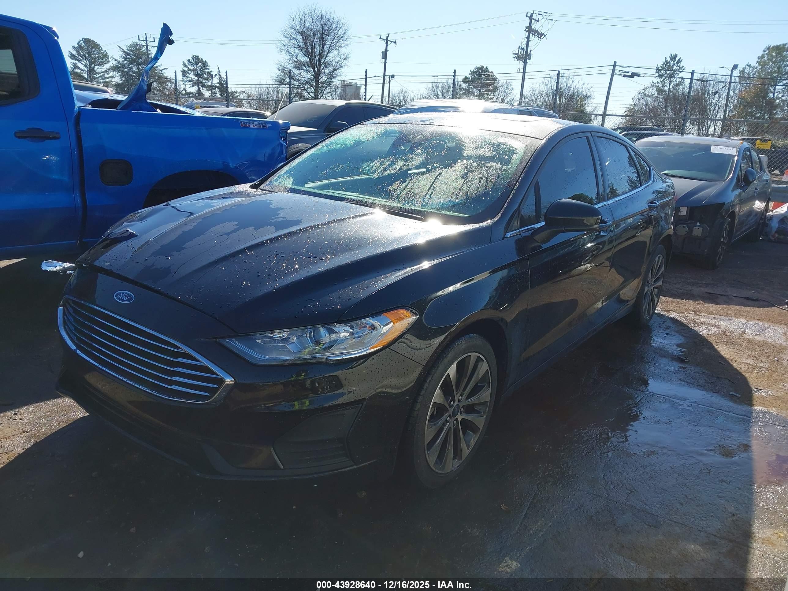 FORD FUSION image 2