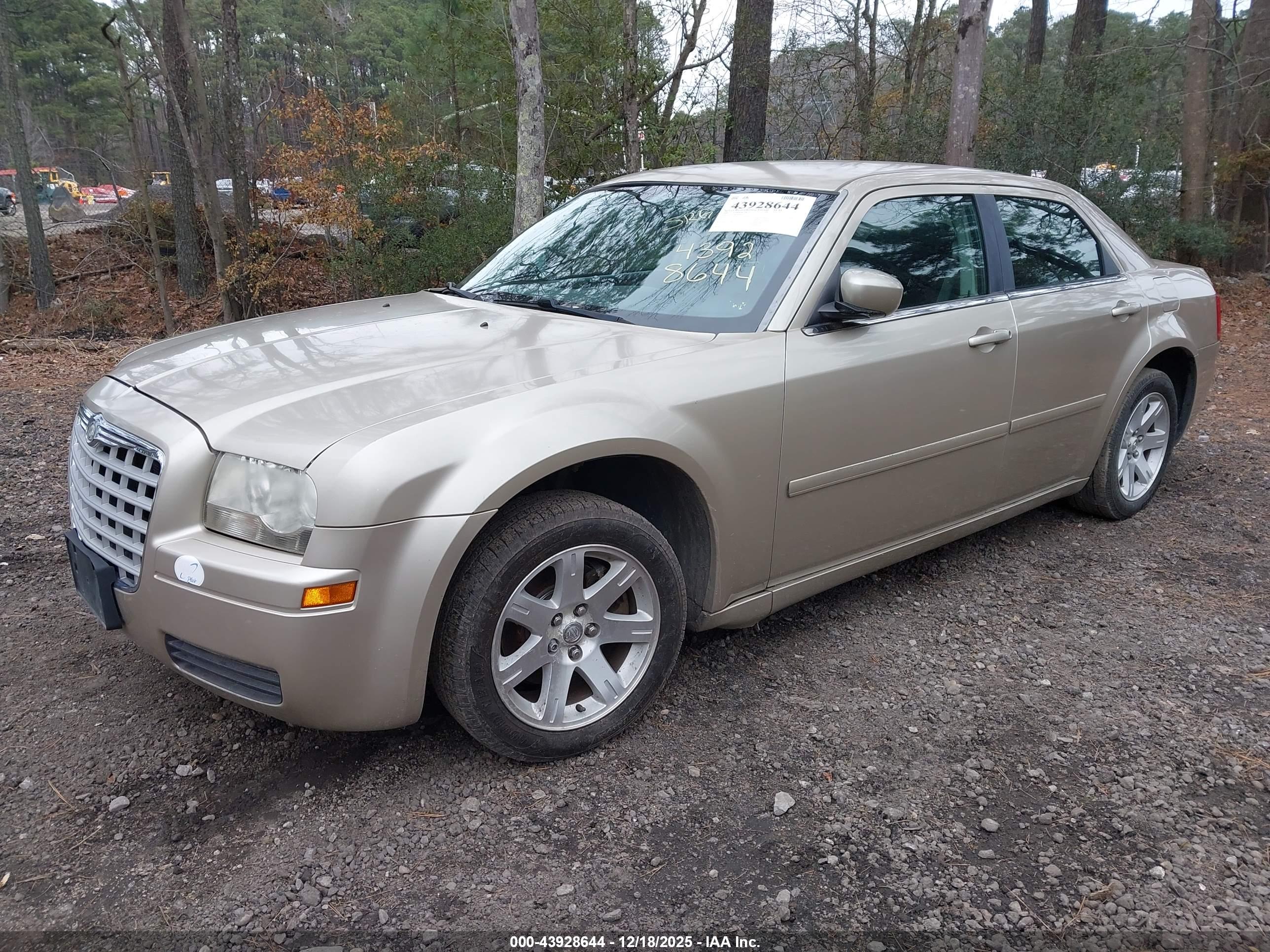 CHRYSLER 300 image 2