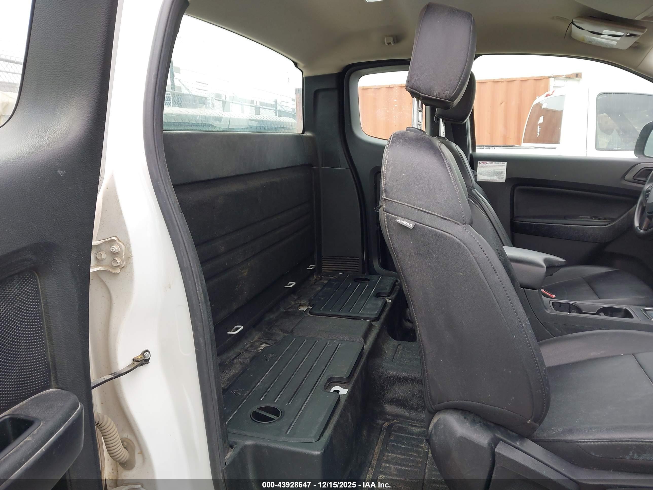 FORD RANGER image 8
