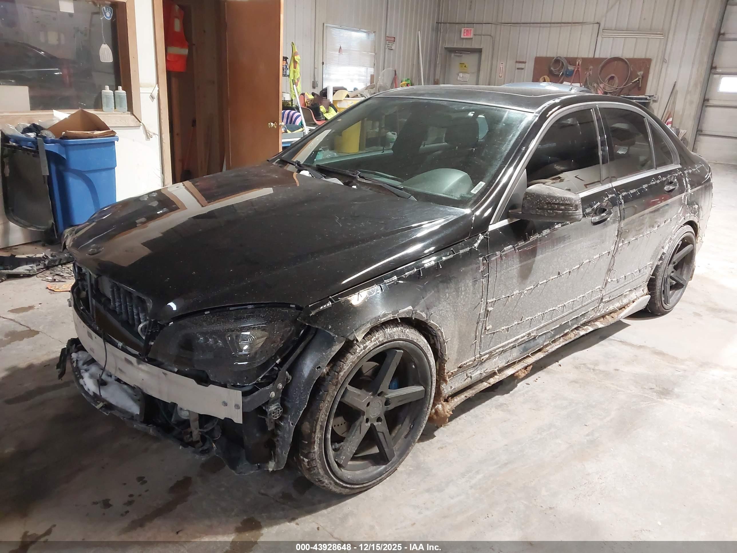 MERCEDES-BENZ C image 2