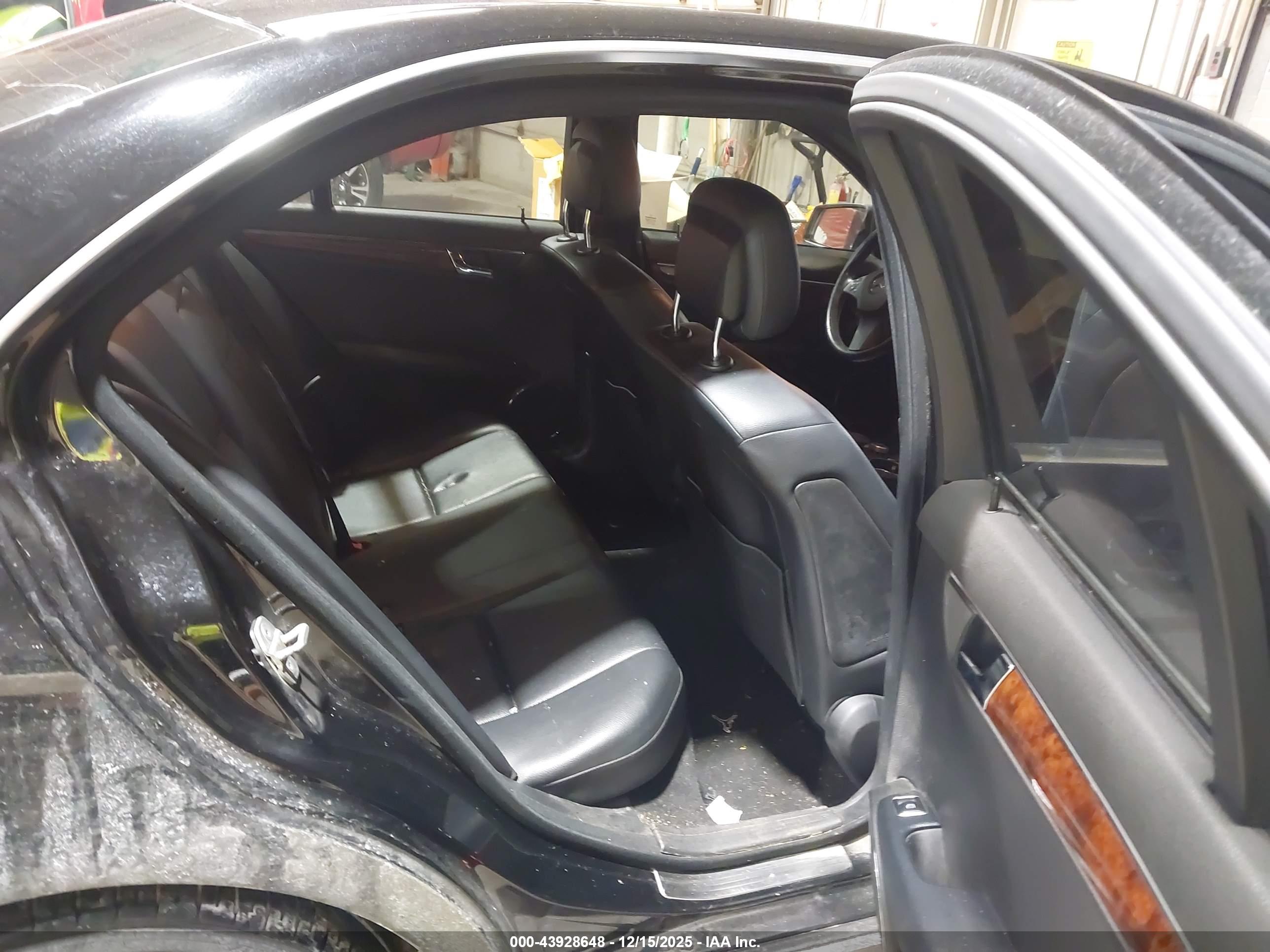 MERCEDES-BENZ C image 8