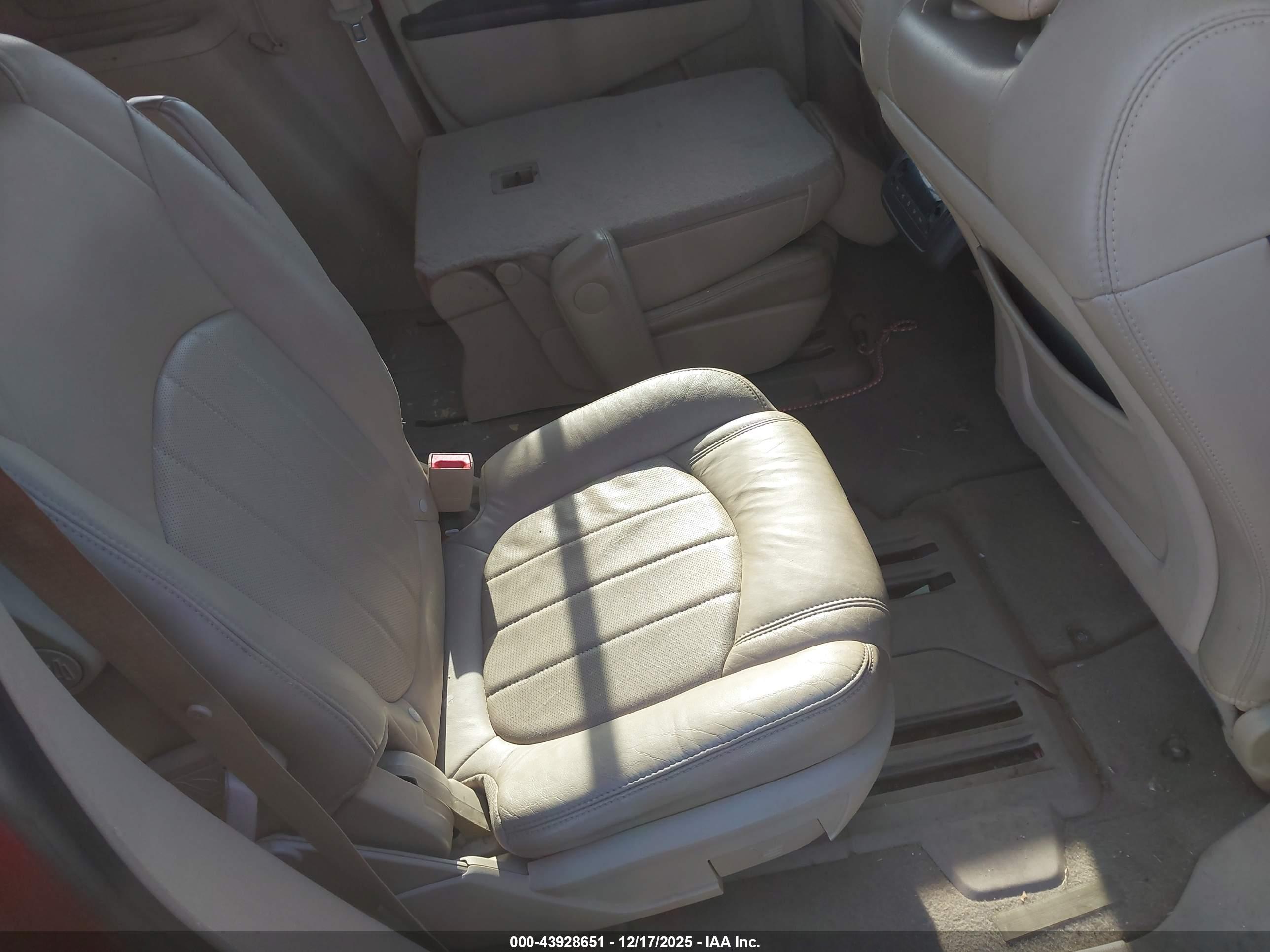 BUICK ENCLAVE image 8
