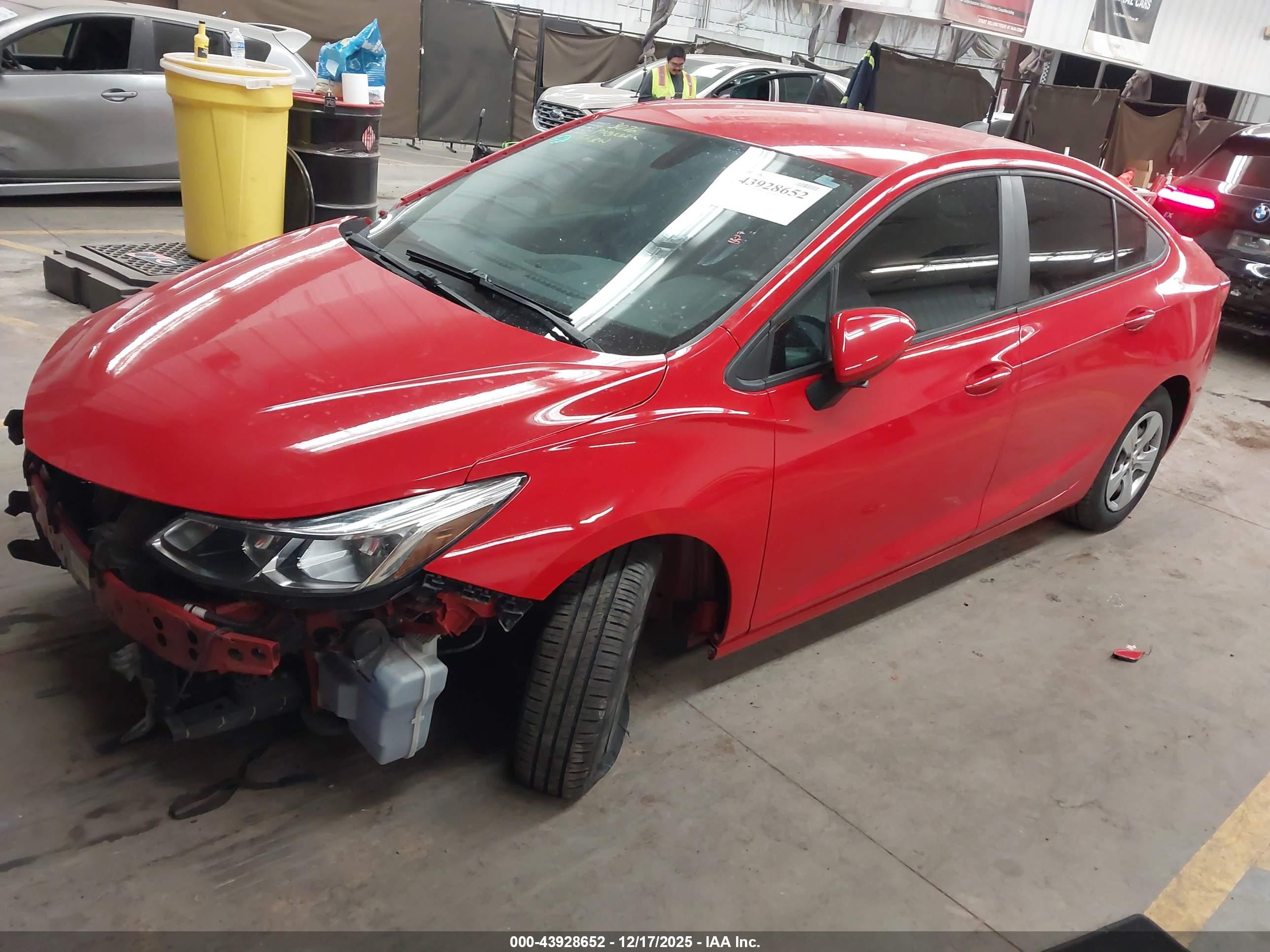 CHEVROLET CRUZE image 2