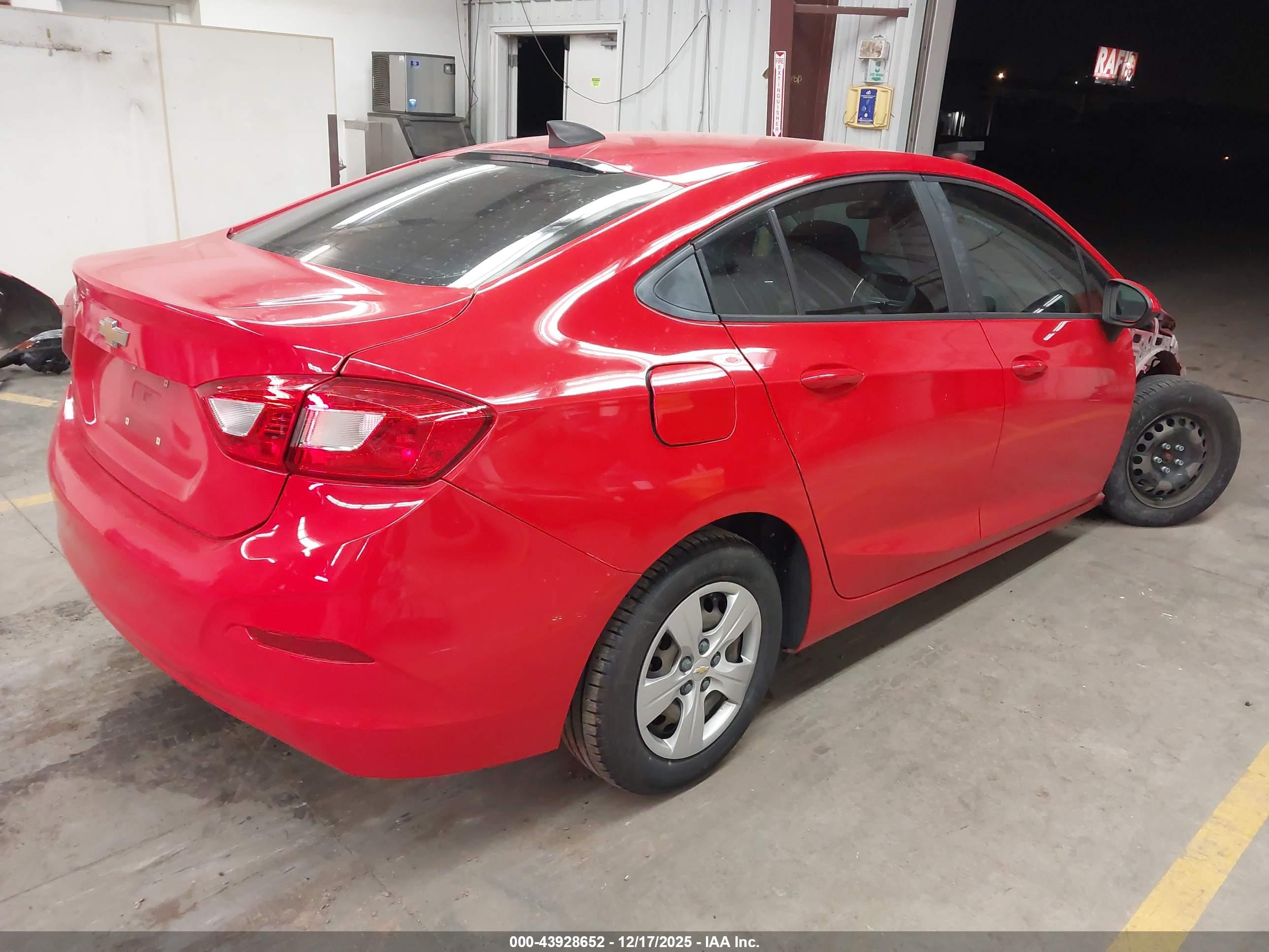 CHEVROLET CRUZE image 4