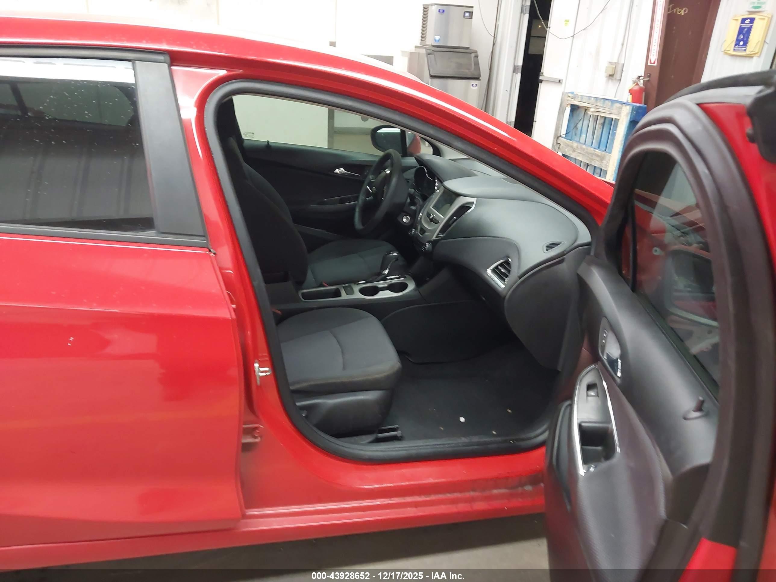 CHEVROLET CRUZE image 5