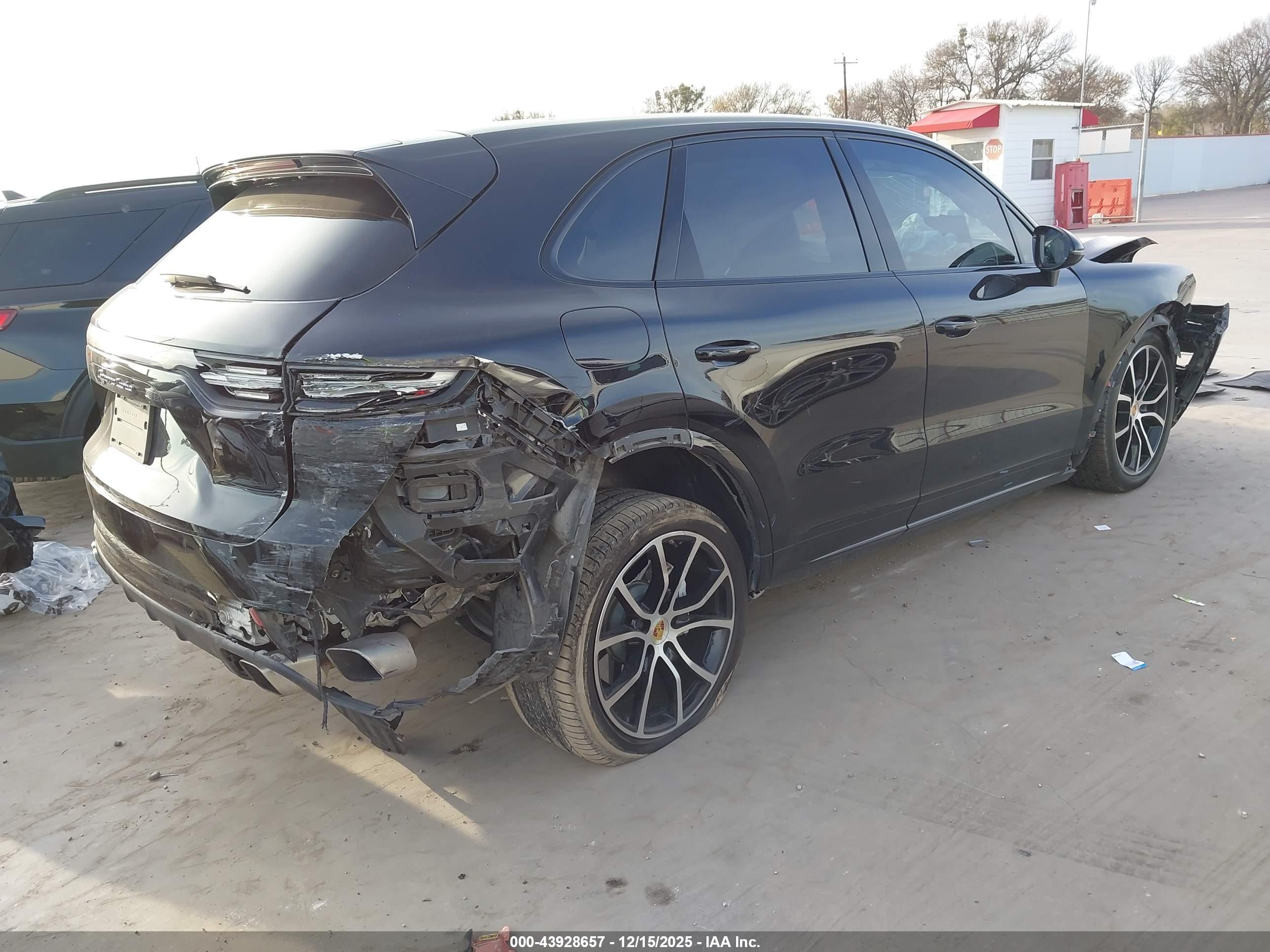 PORSCHE CAYENNE image 4