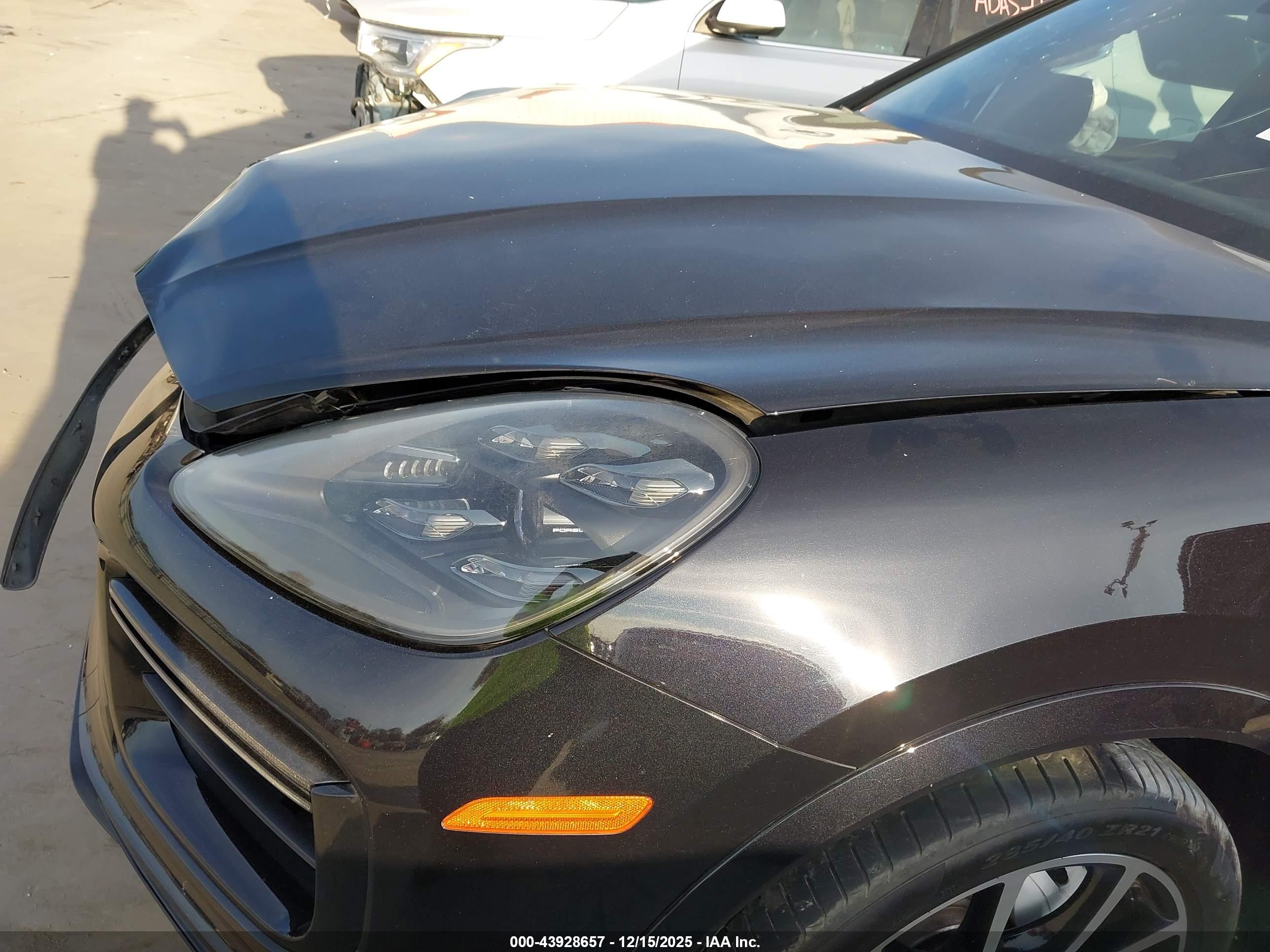 PORSCHE CAYENNE image 6