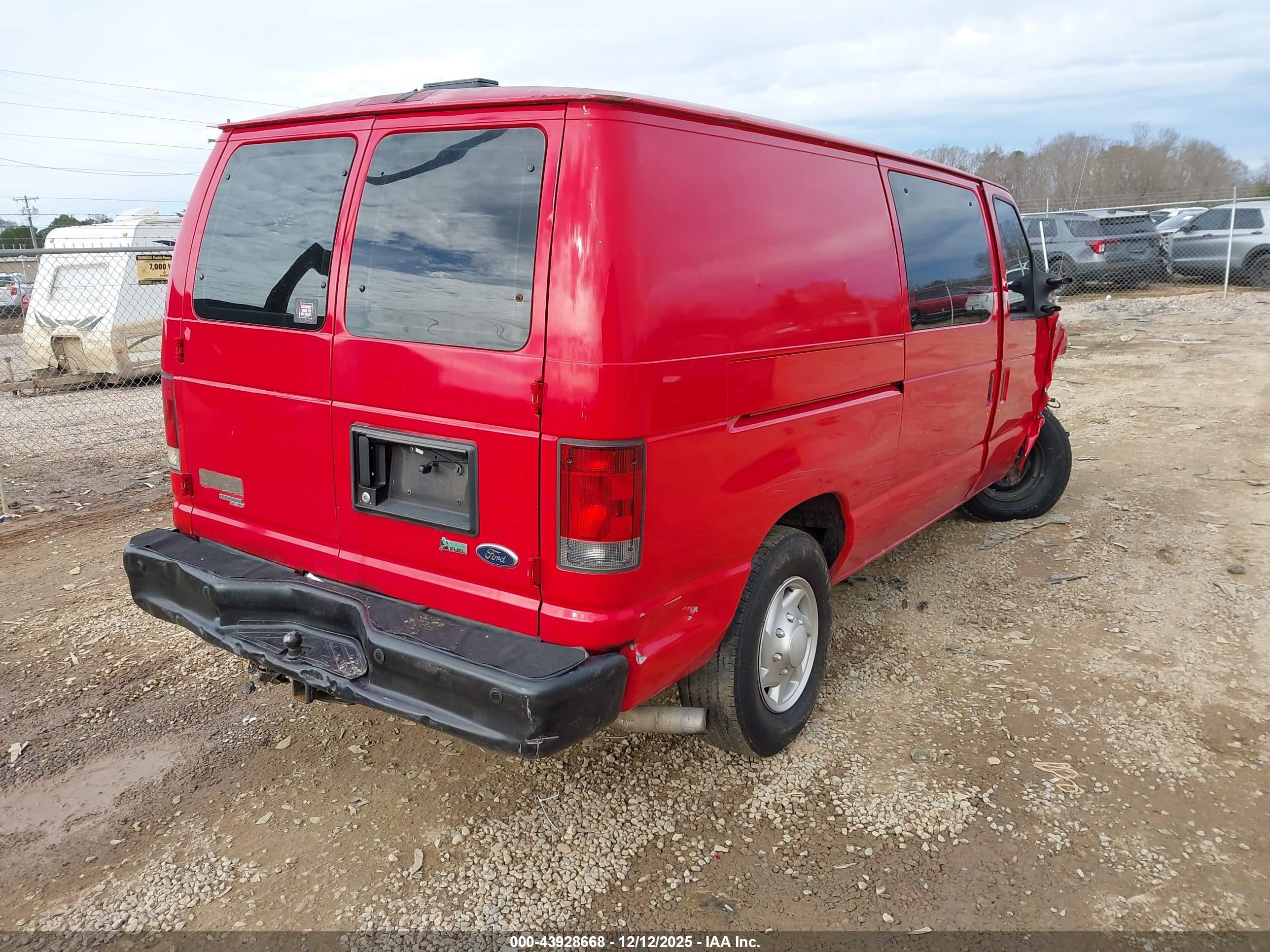 FORD E-250 image 4