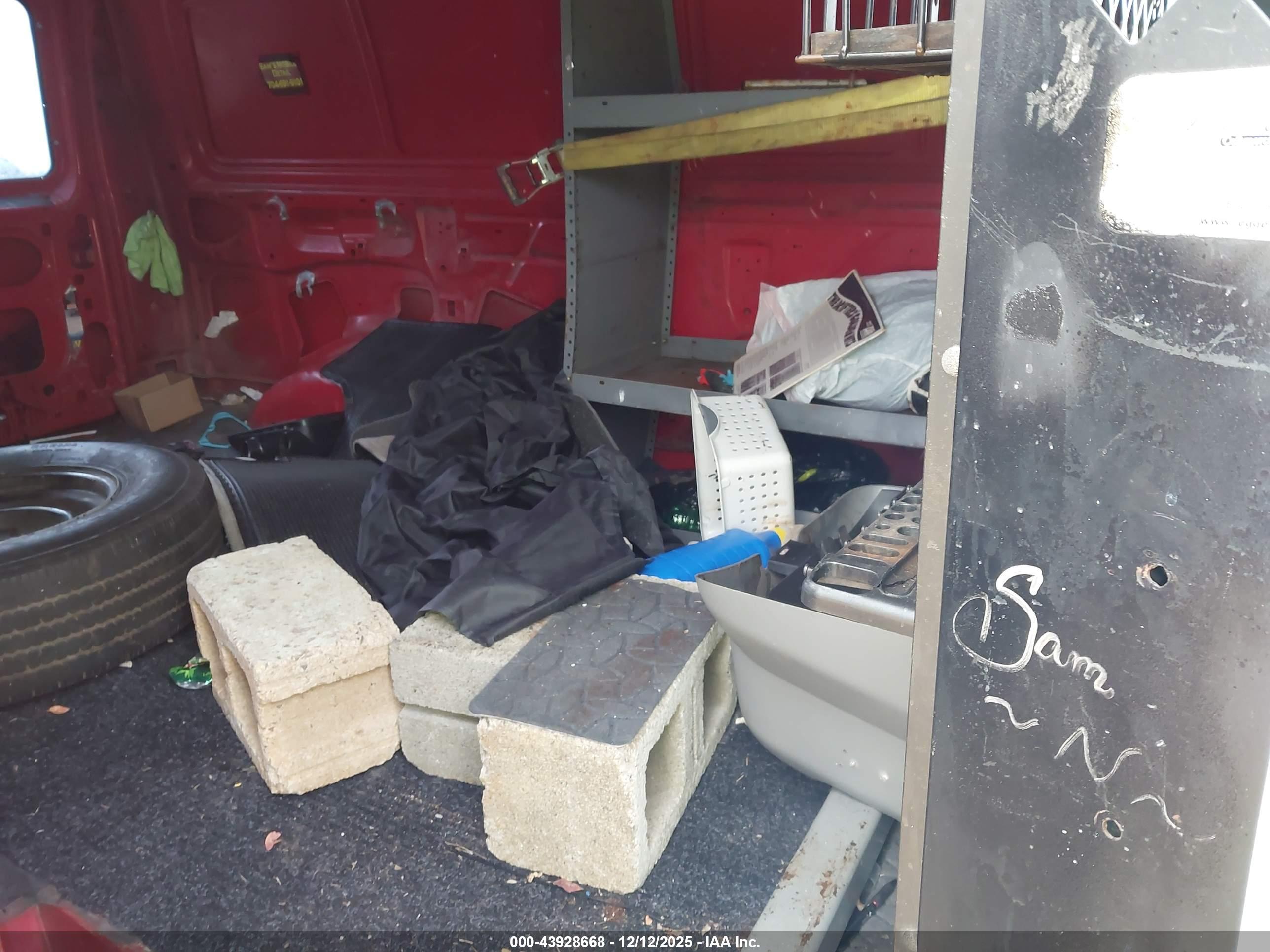 FORD E-250 image 8