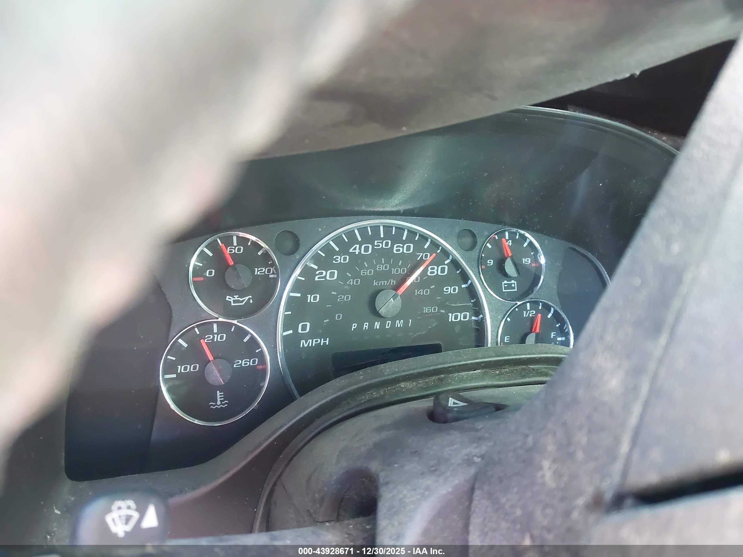 CHEVROLET EXPRESS image 6