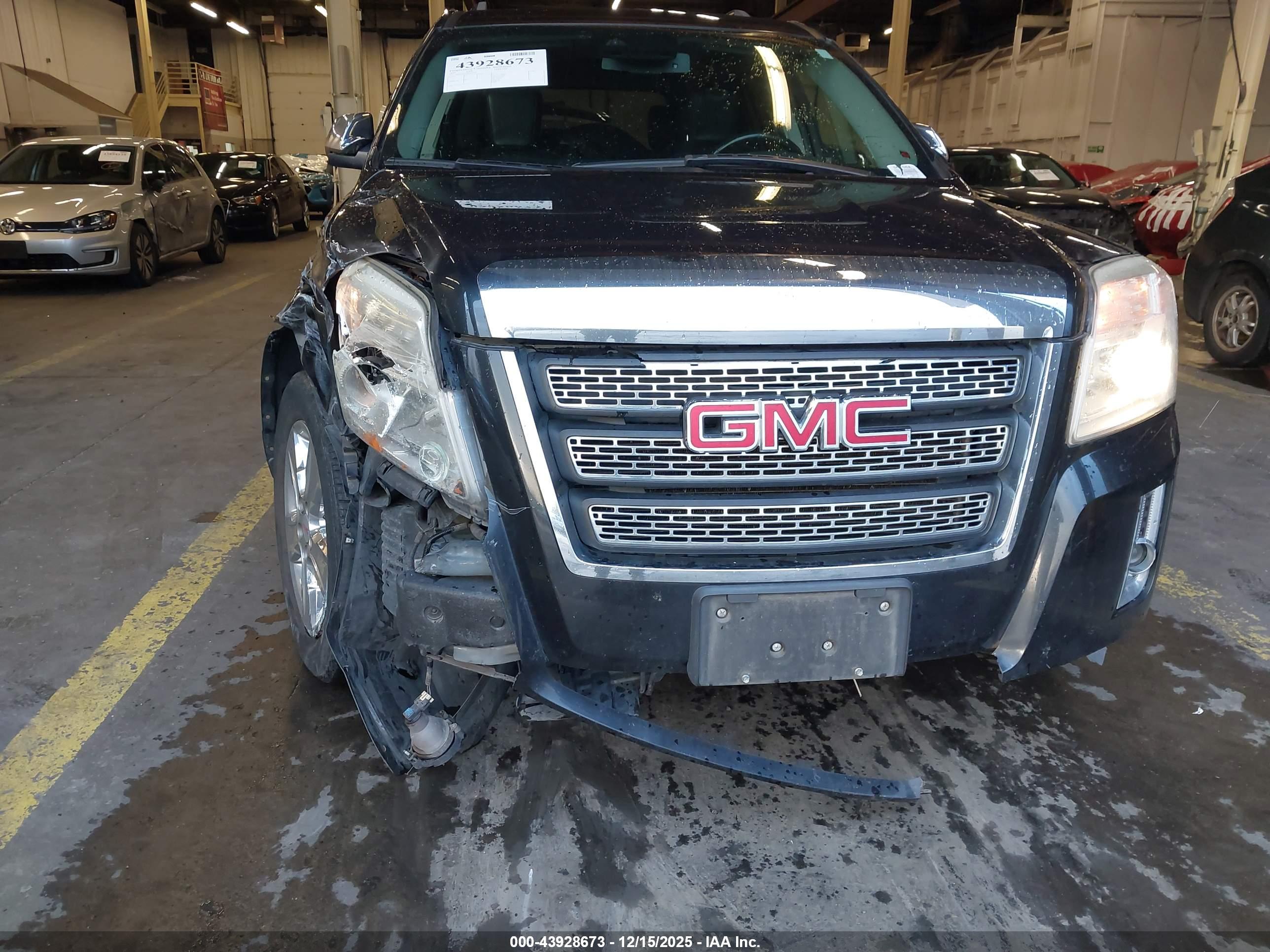 GMC TERRAIN image 6