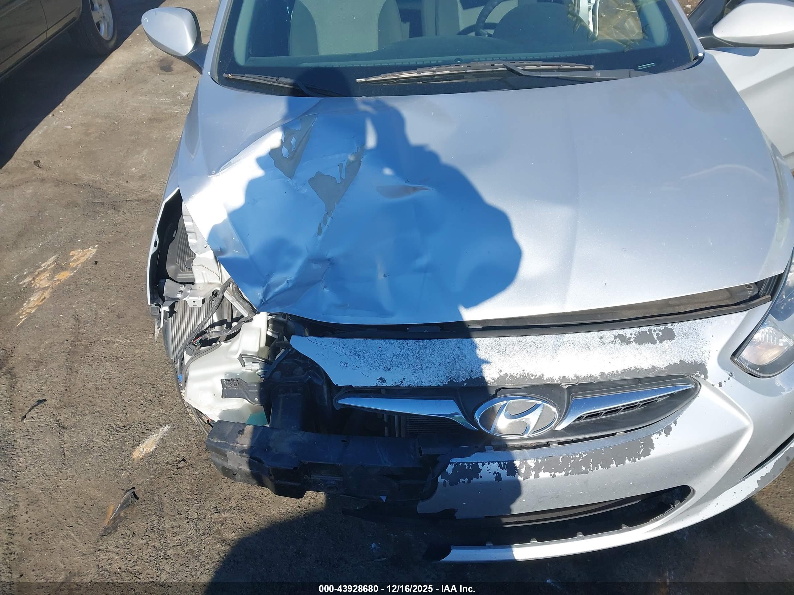 HYUNDAI ACCENT image 6