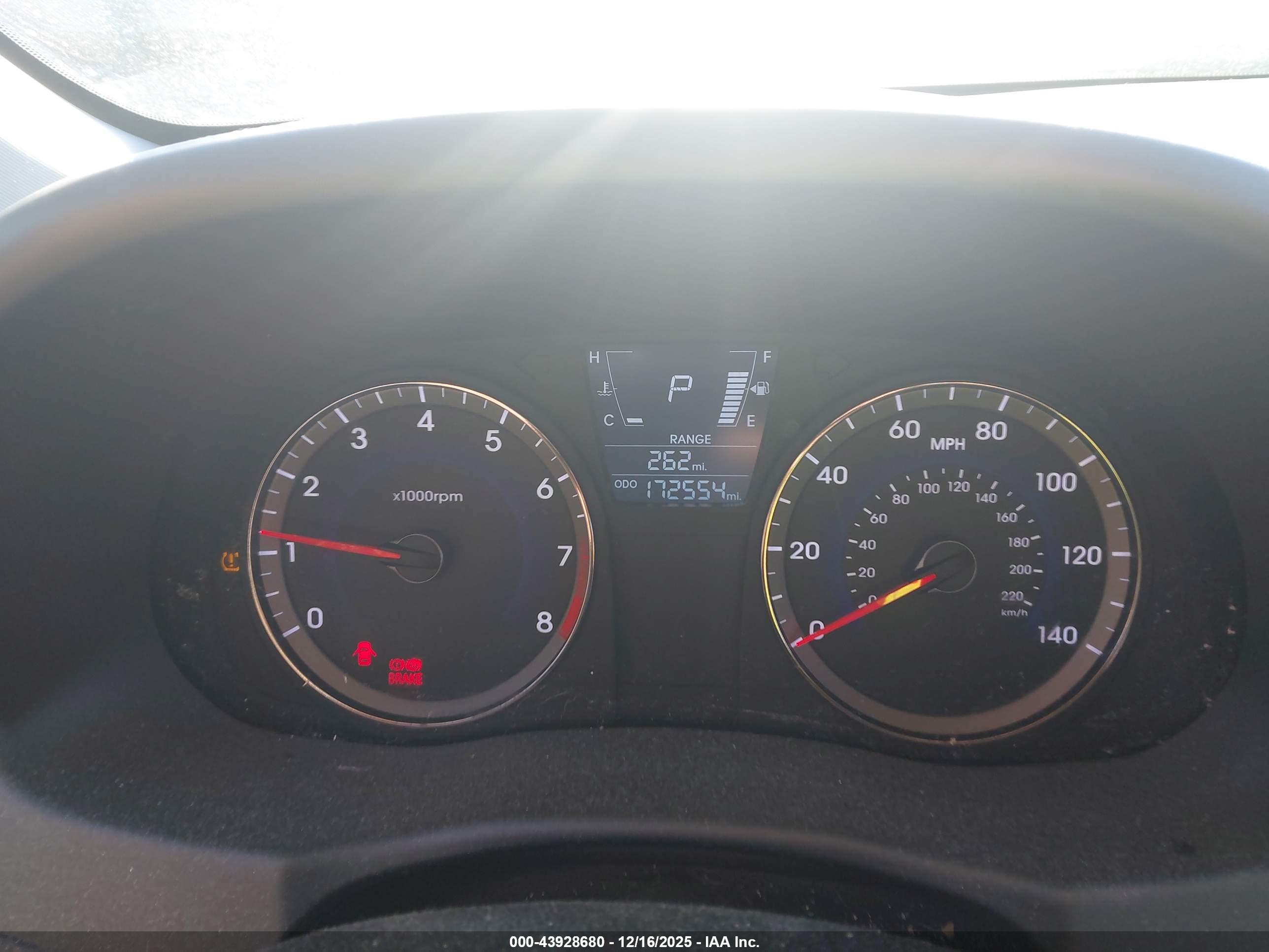 HYUNDAI ACCENT image 7