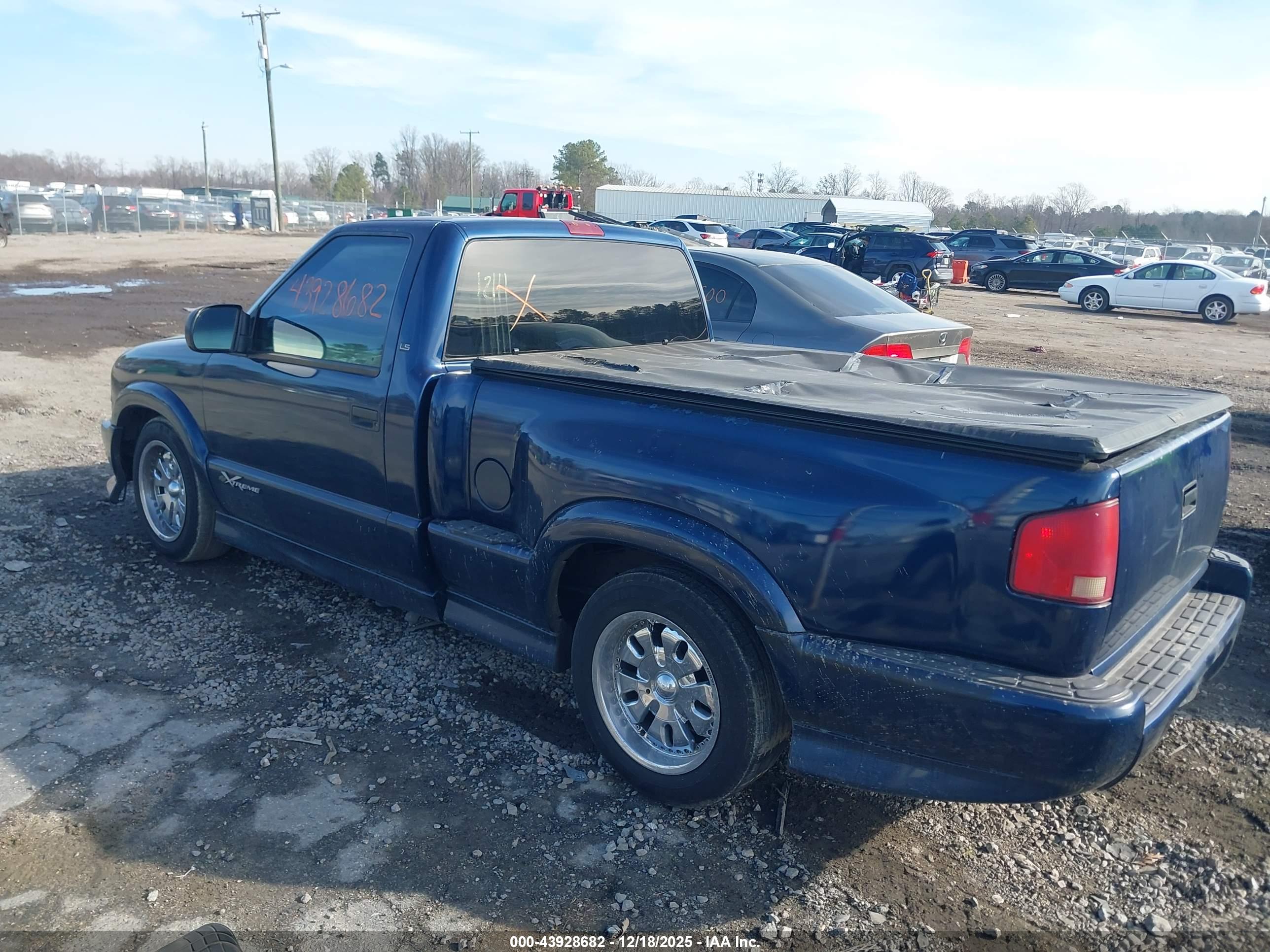 CHEVROLET S-10 image 3