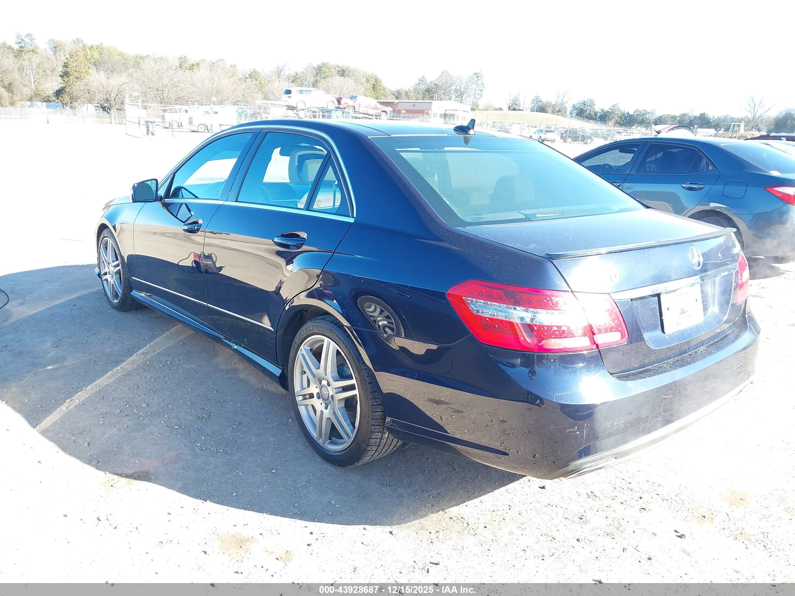 MERCEDES-BENZ E image 3