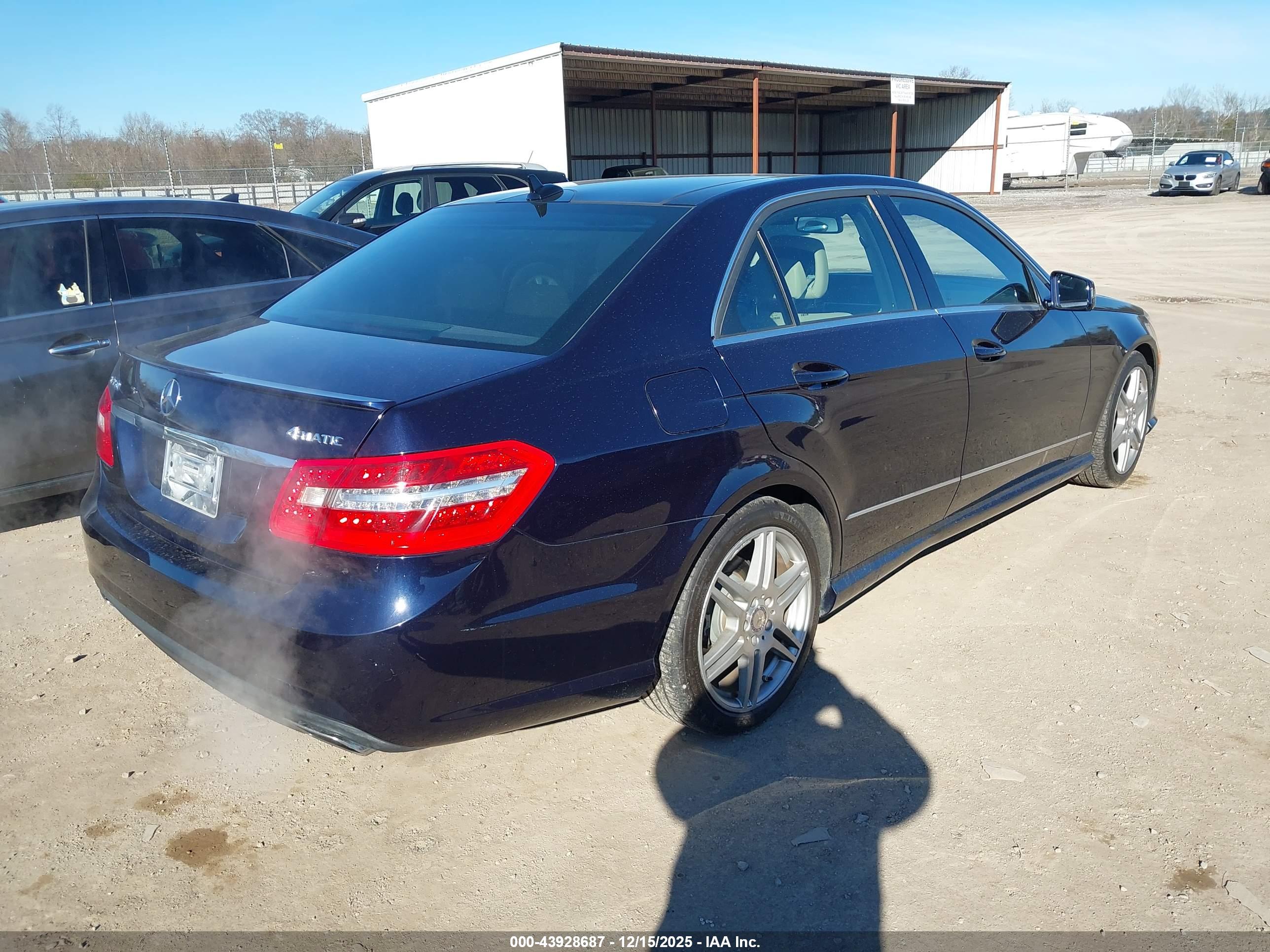 MERCEDES-BENZ E image 4