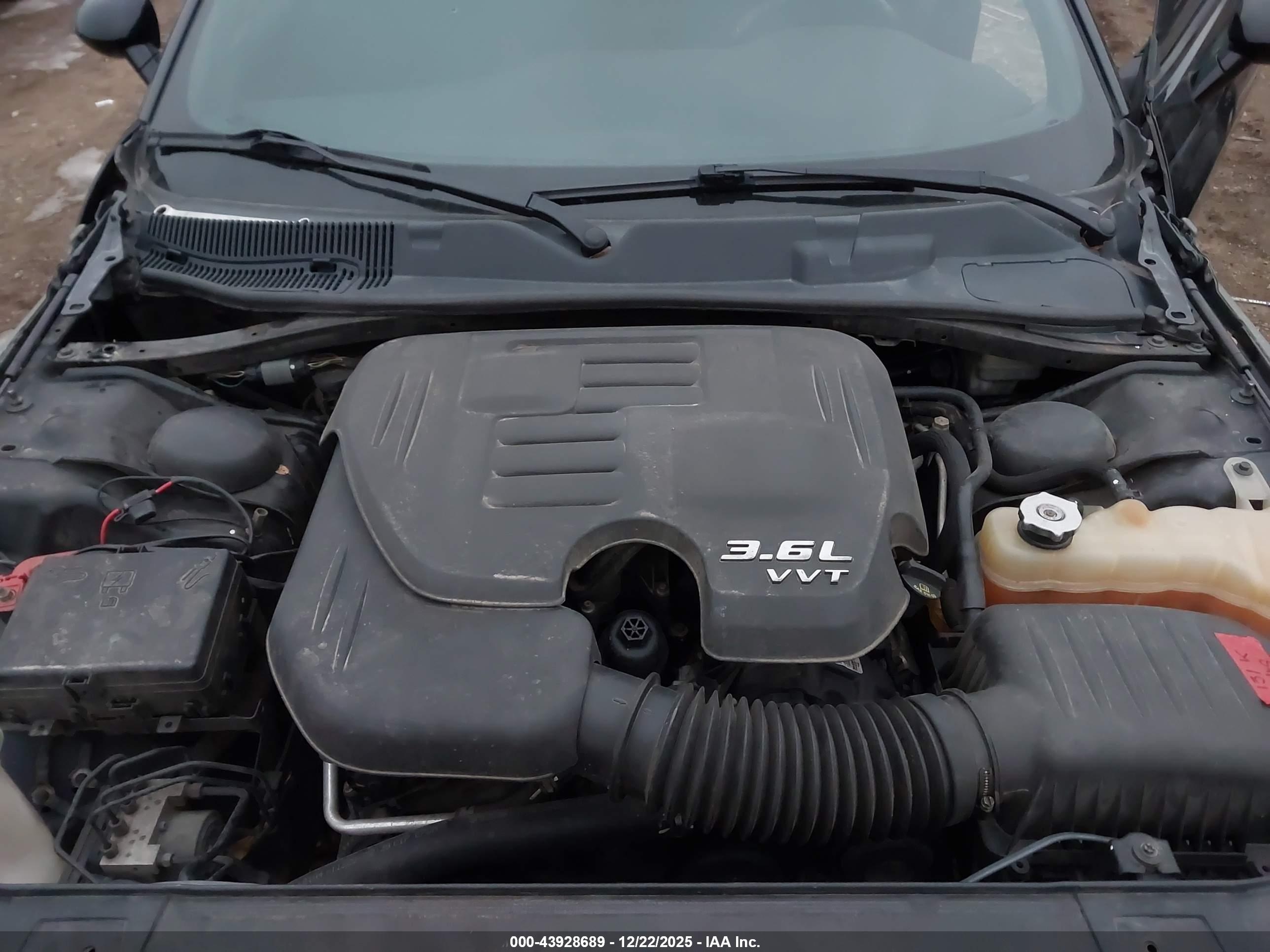 DODGE CHALLENGER image 10
