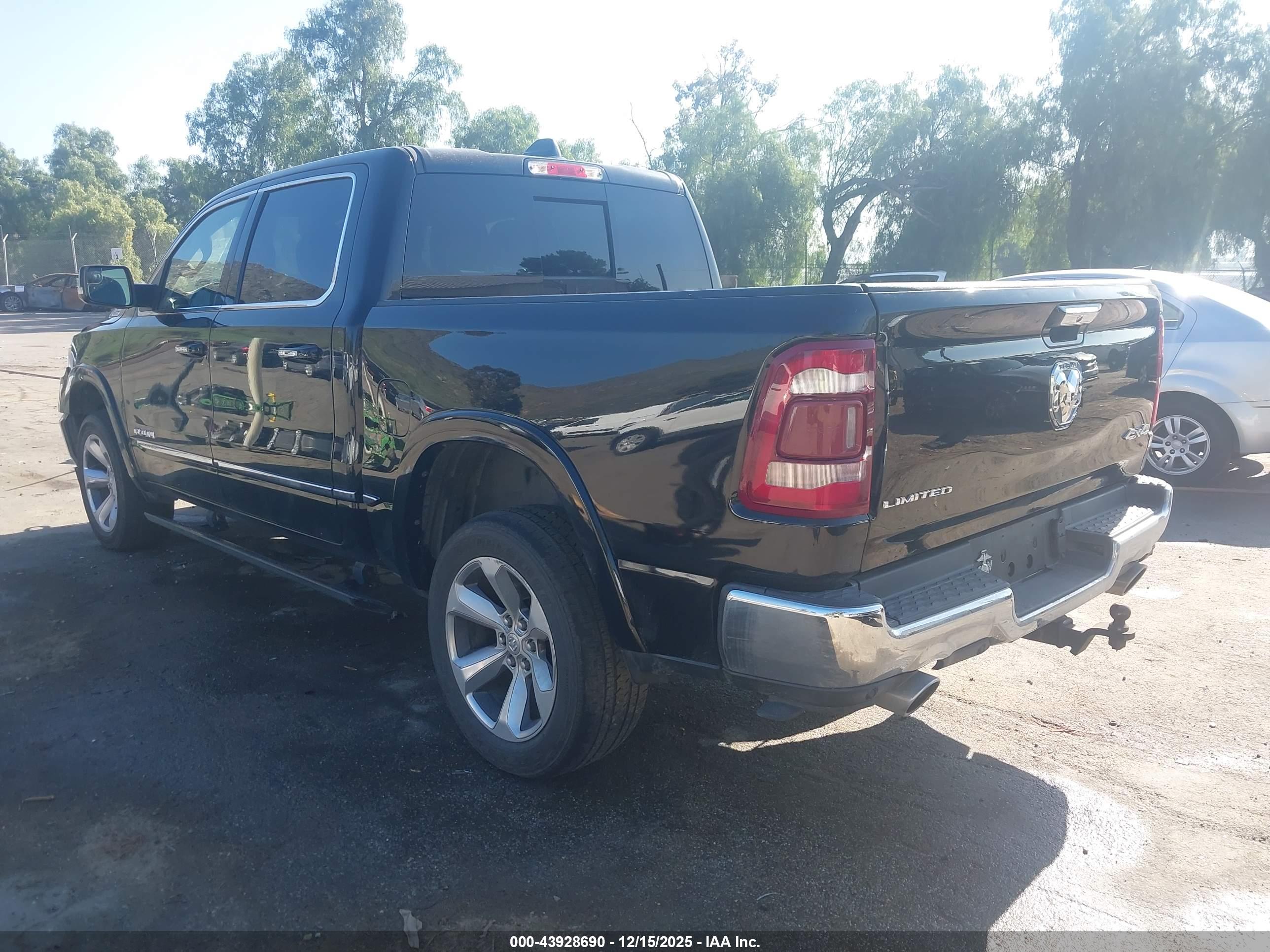 RAM 1500 image 3