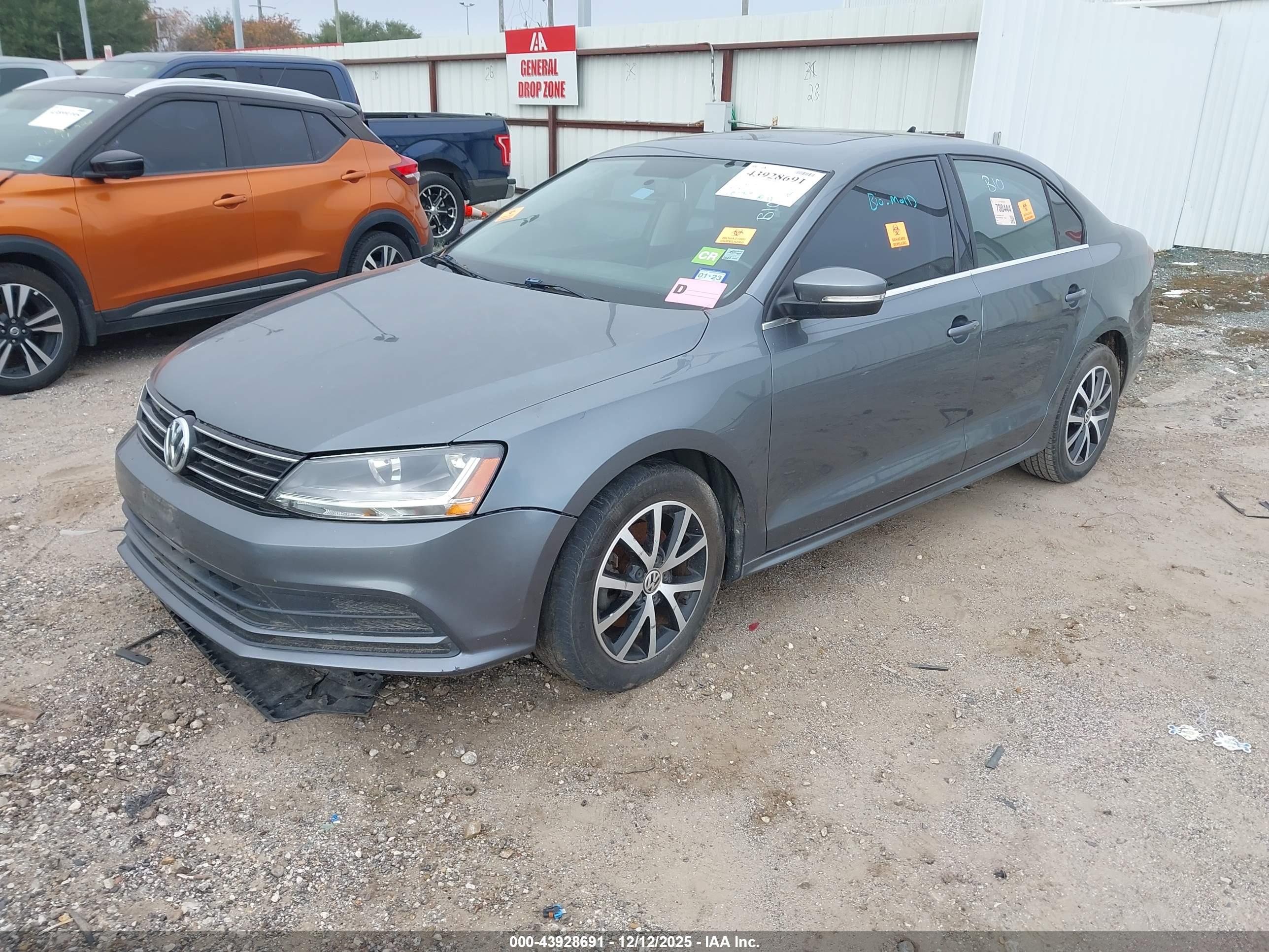 VOLKSWAGEN JETTA image 2