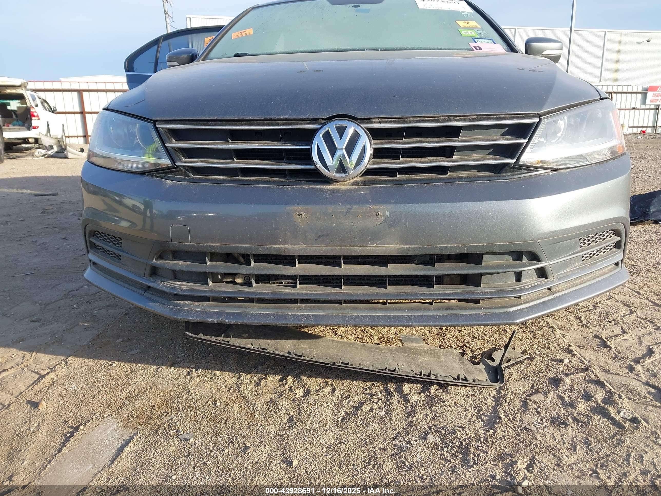 VOLKSWAGEN JETTA image 6