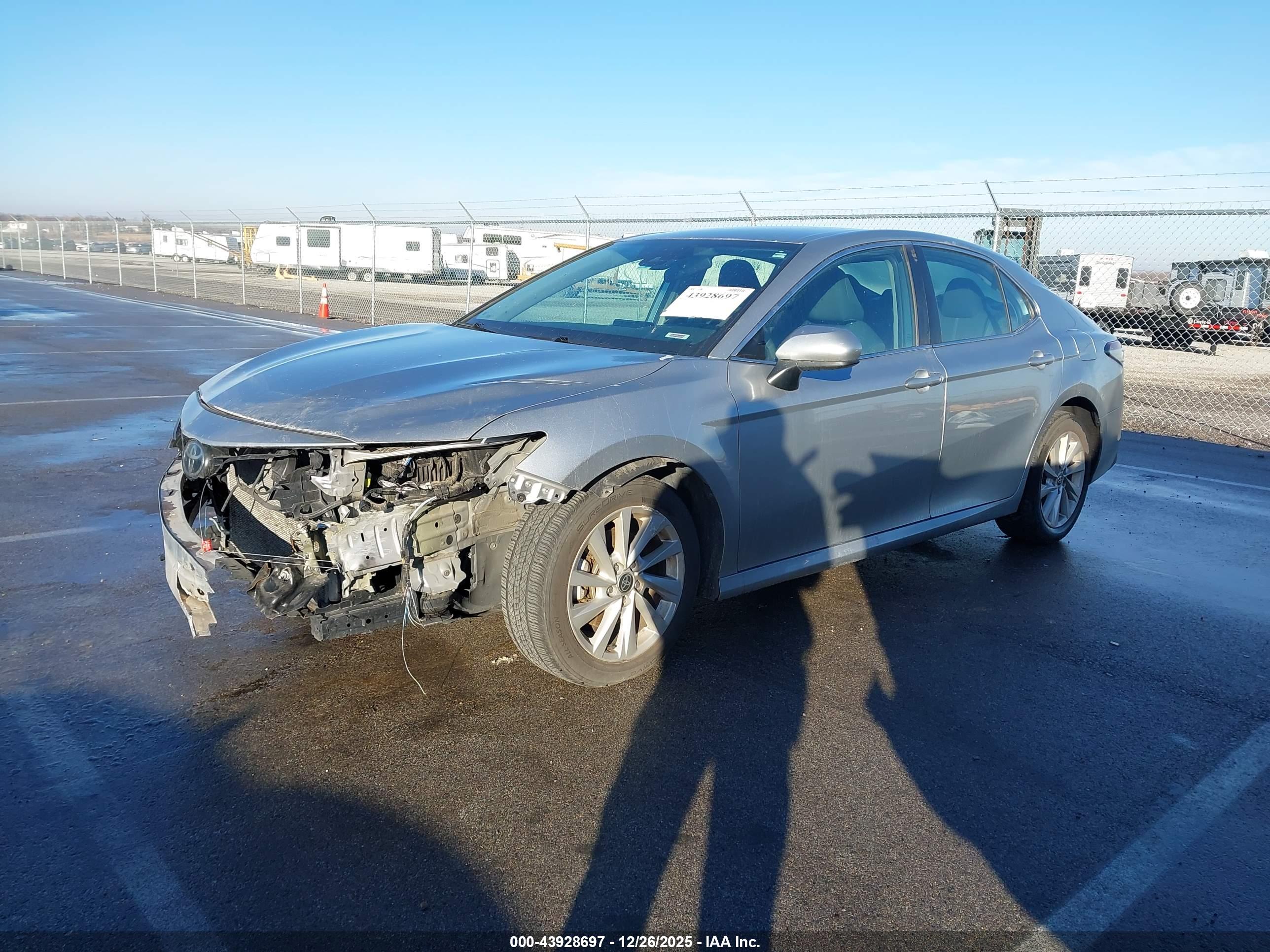 TOYOTA CAMRY image 2