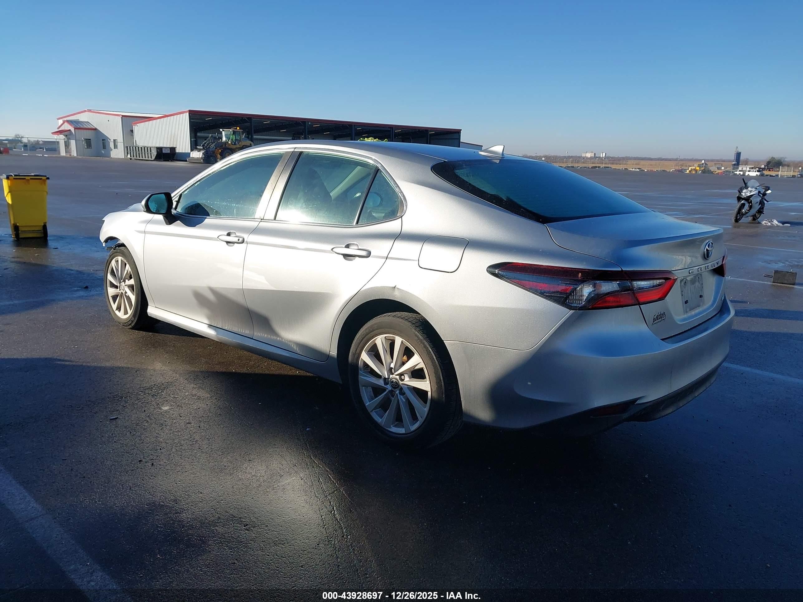 TOYOTA CAMRY image 3