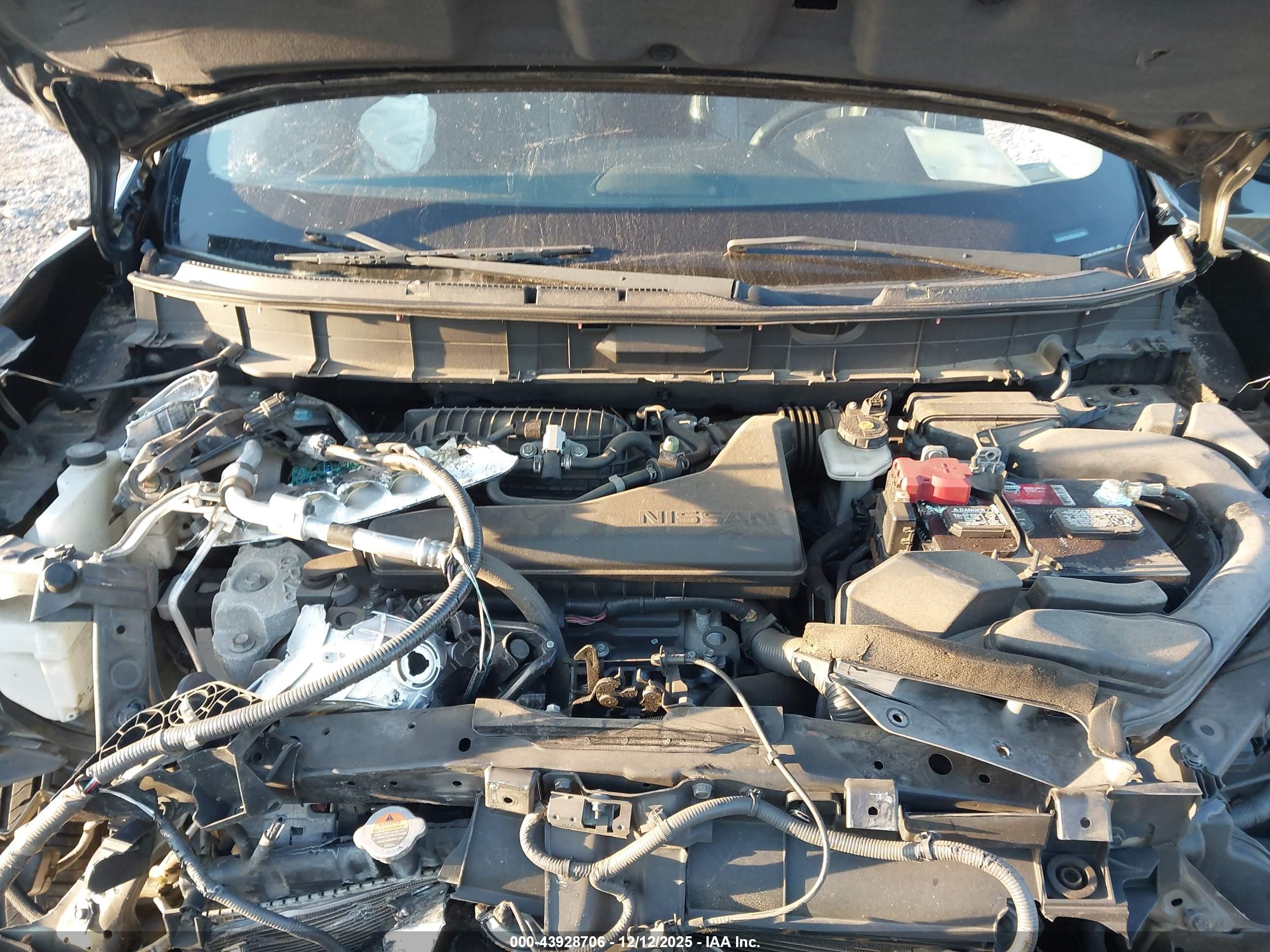 NISSAN ROGUE image 10