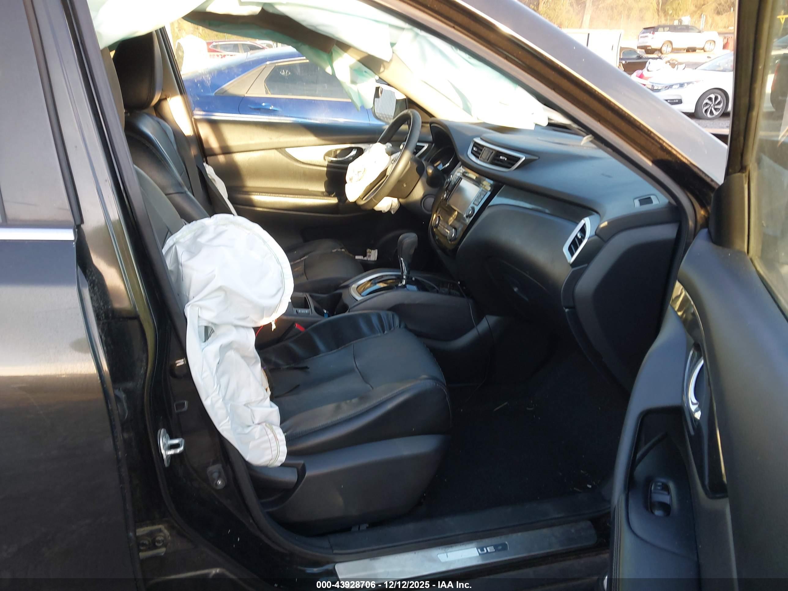 NISSAN ROGUE image 5