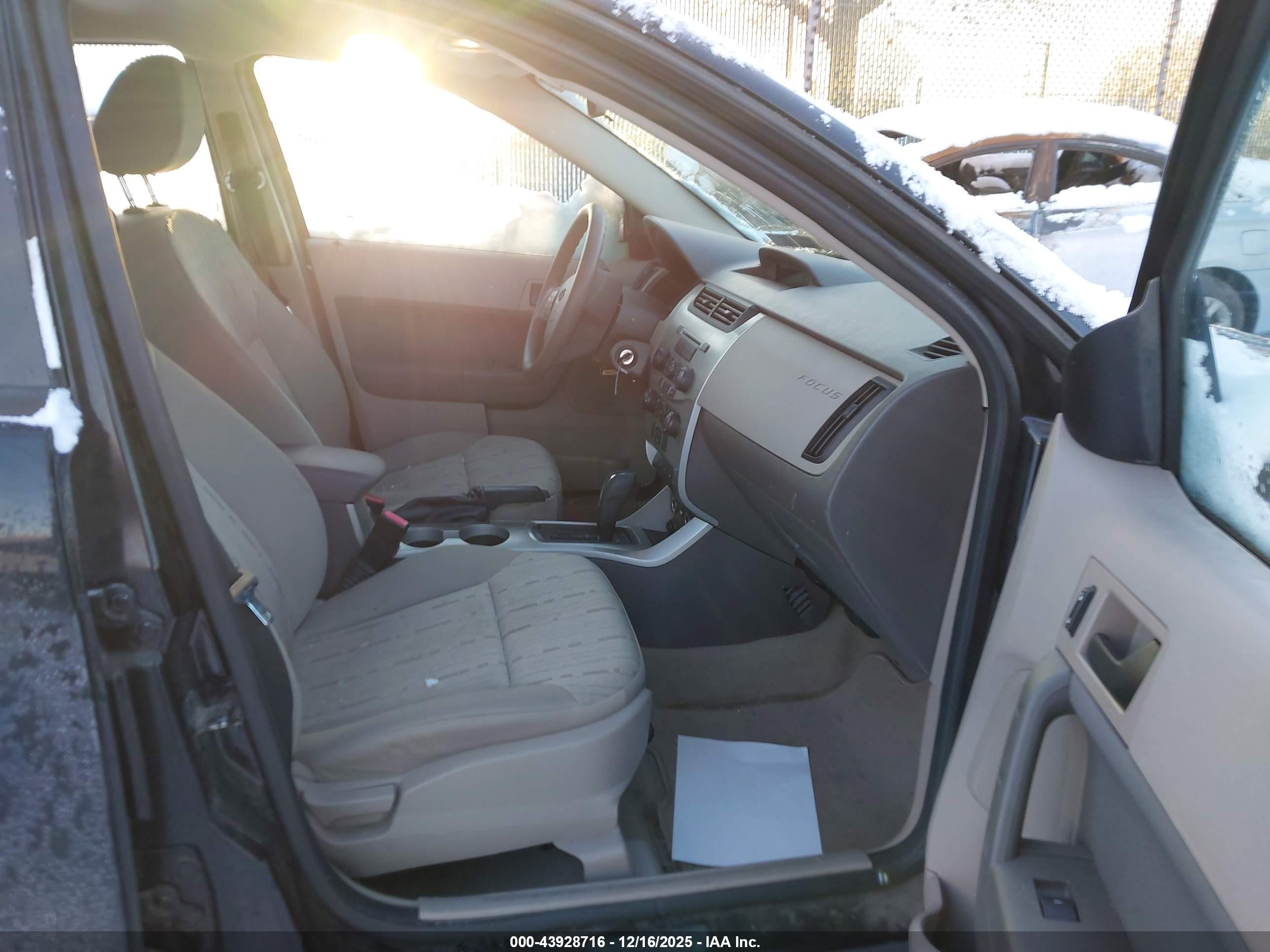 FORD FOCUS image 5