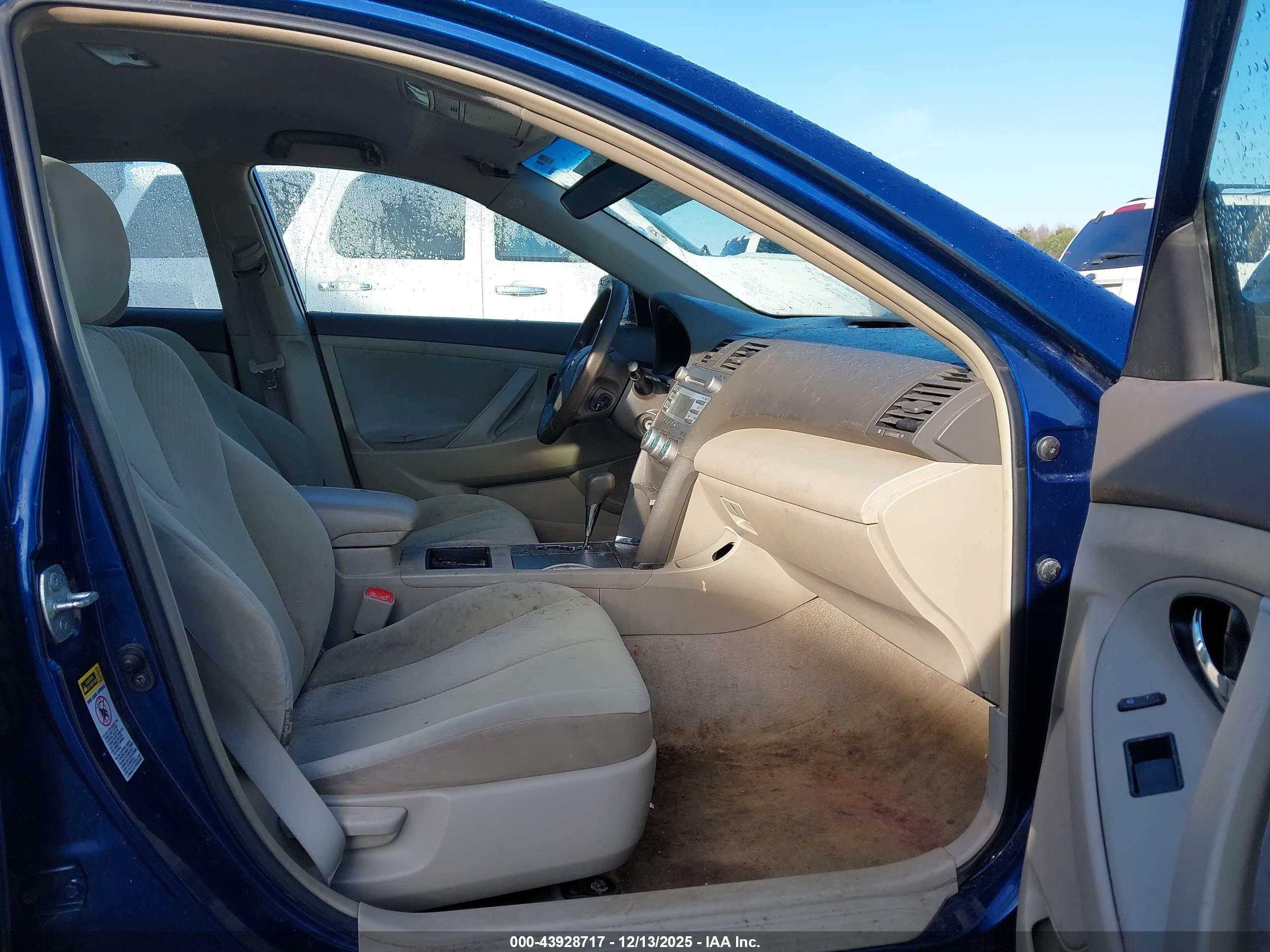 TOYOTA CAMRY image 5