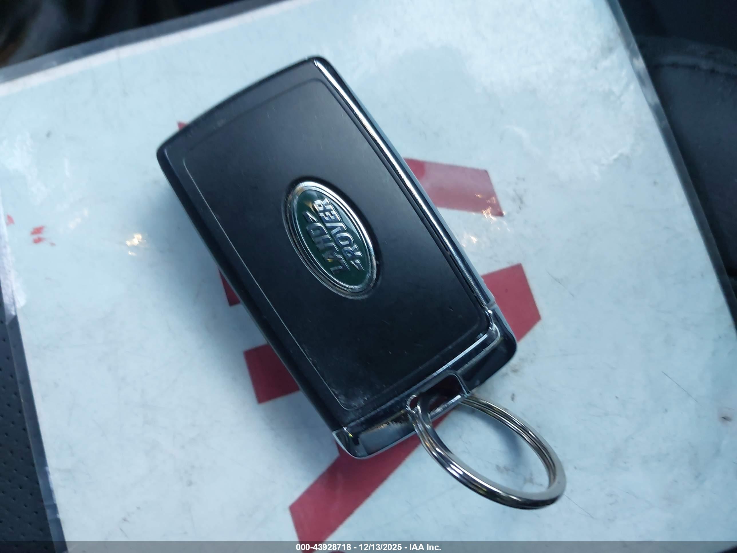 LAND ROVER image 11
