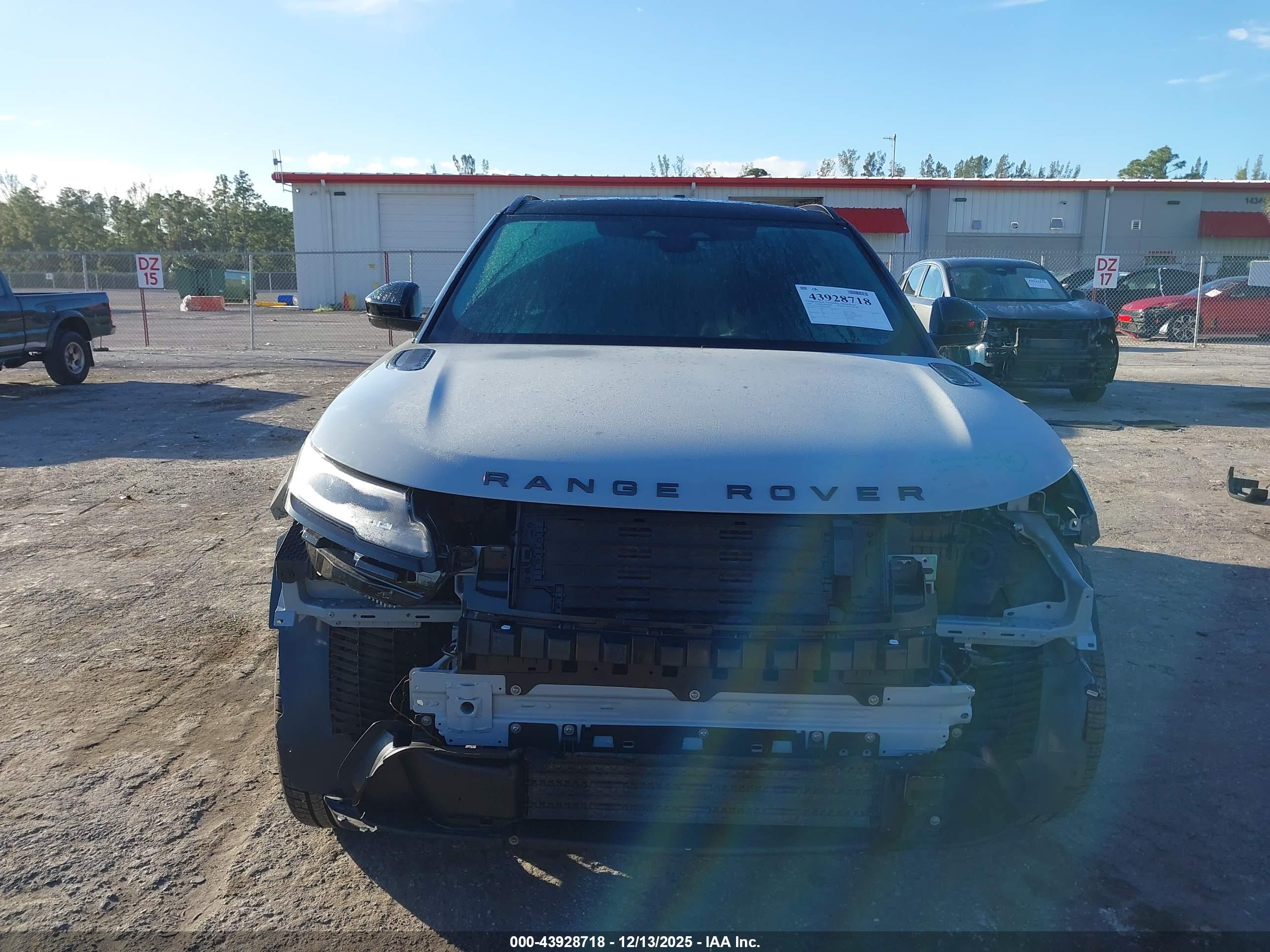 LAND ROVER image 6