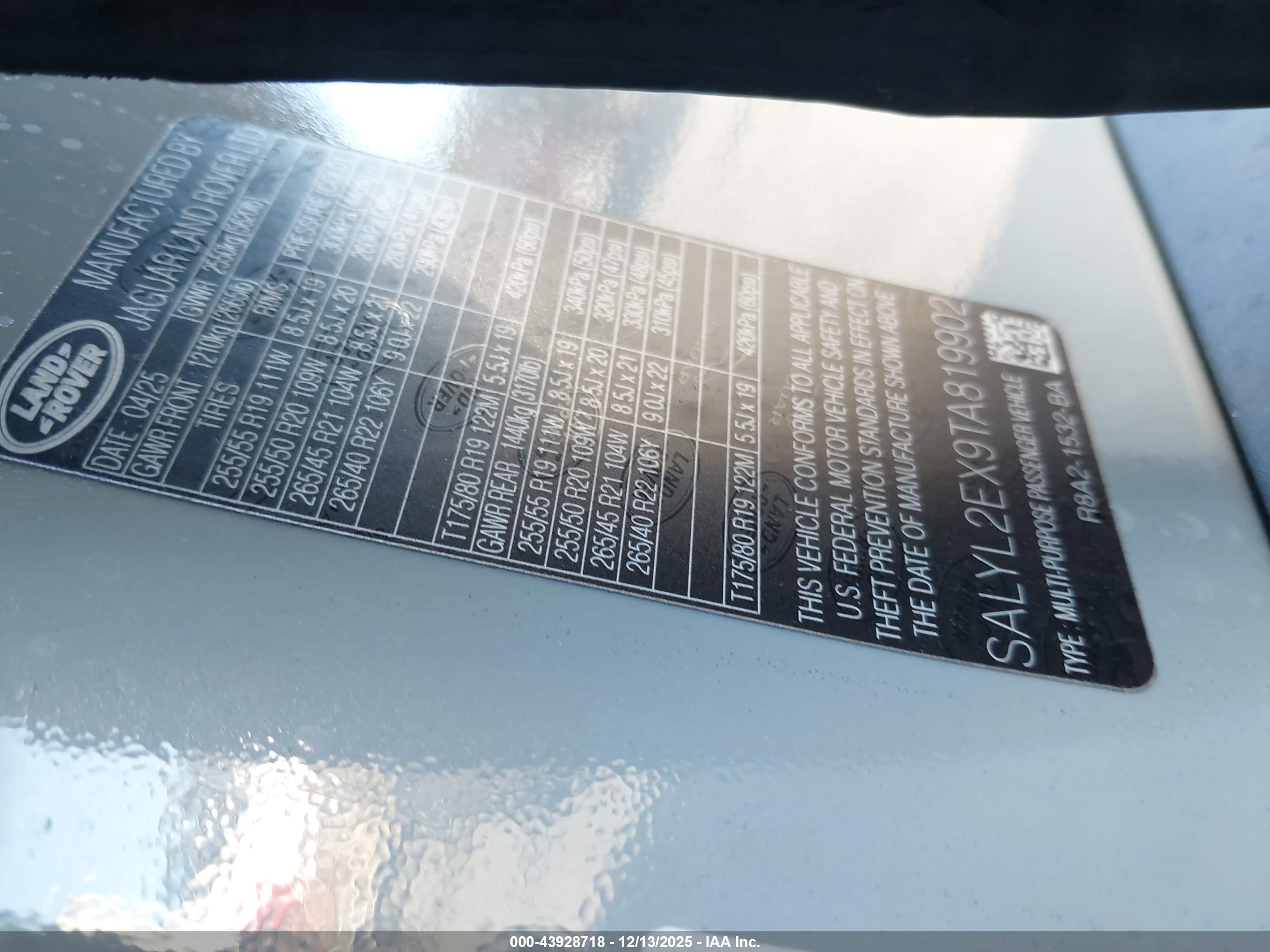 LAND ROVER image 9