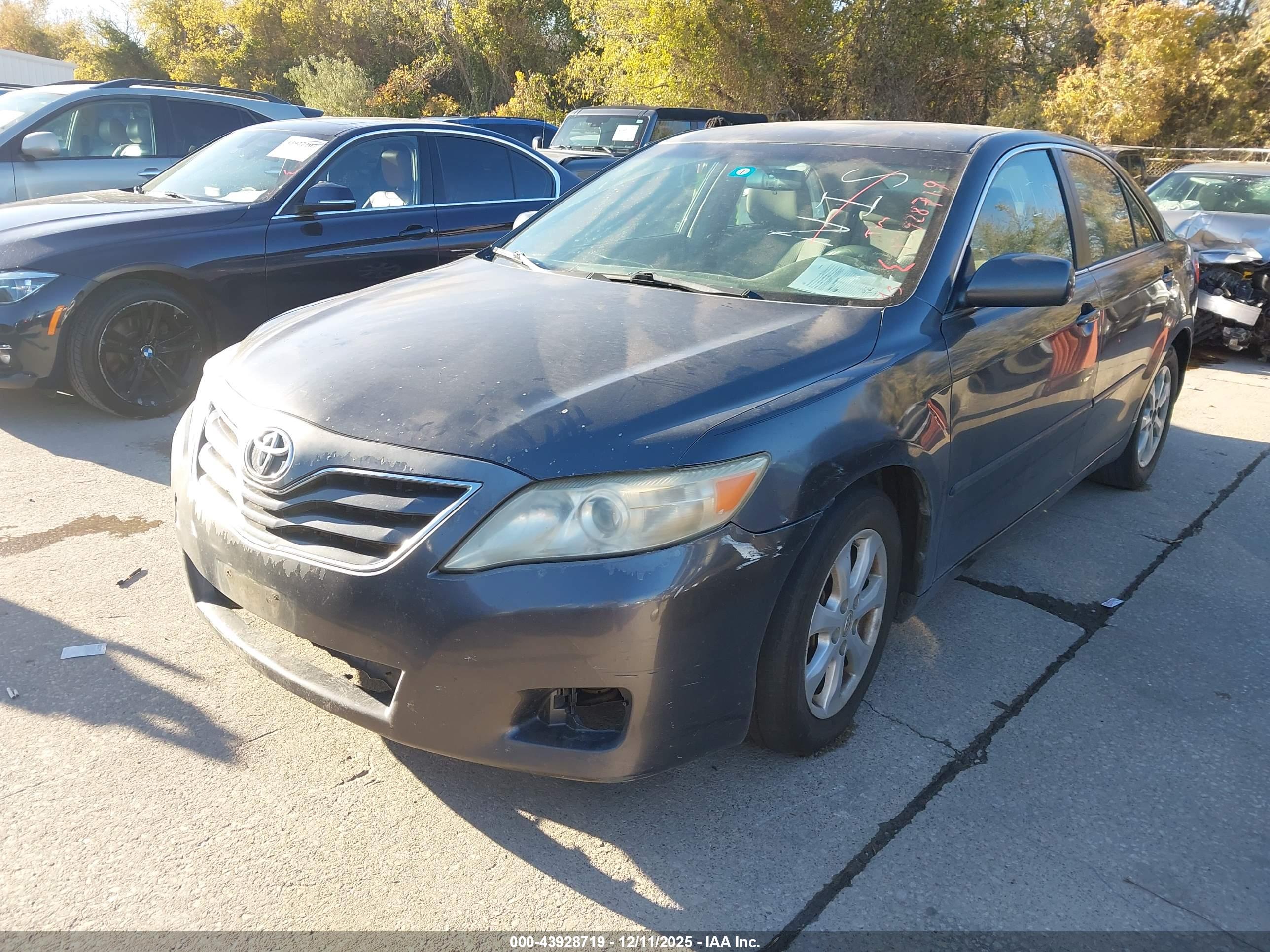 TOYOTA CAMRY image 2
