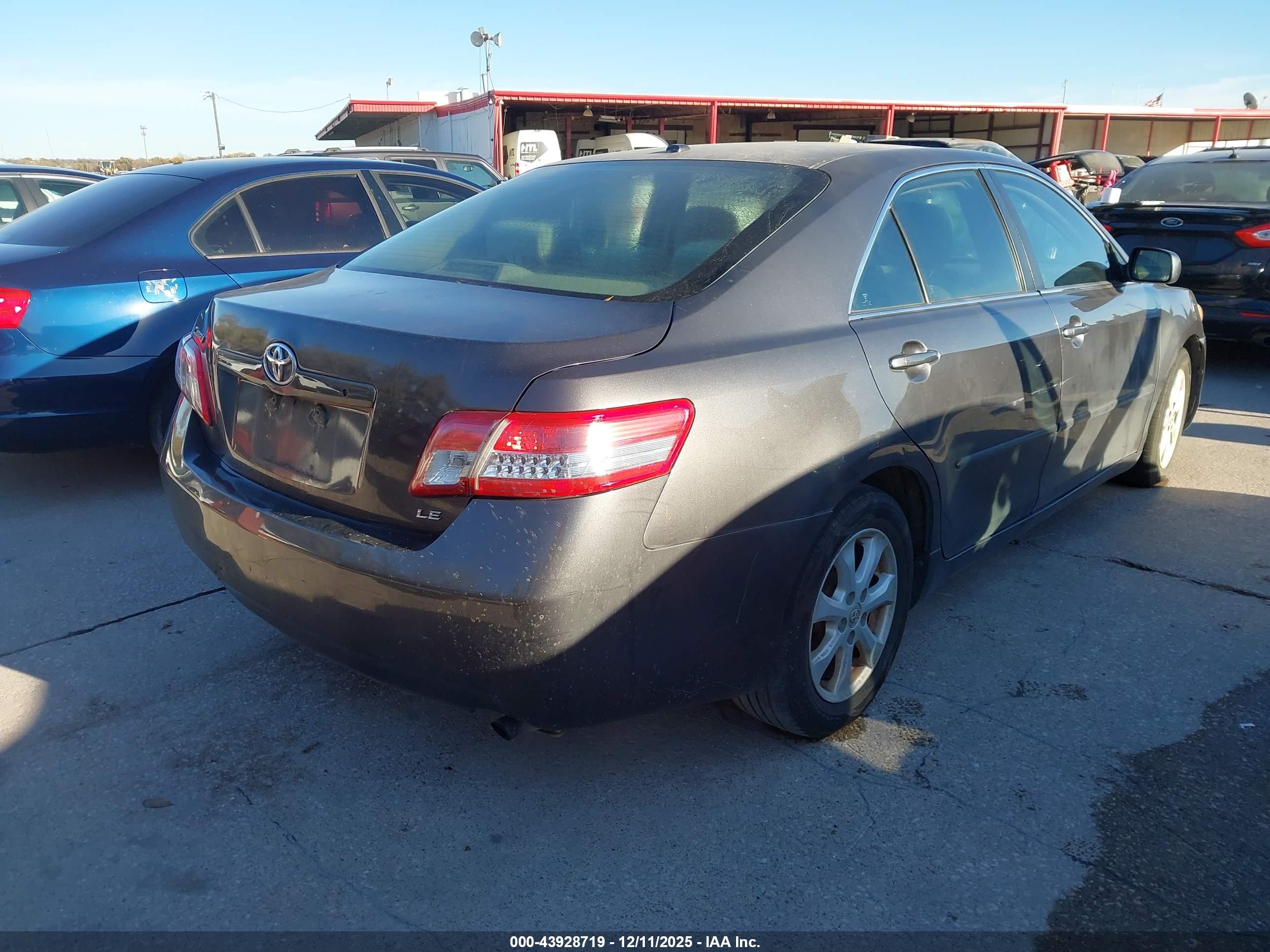 TOYOTA CAMRY image 4