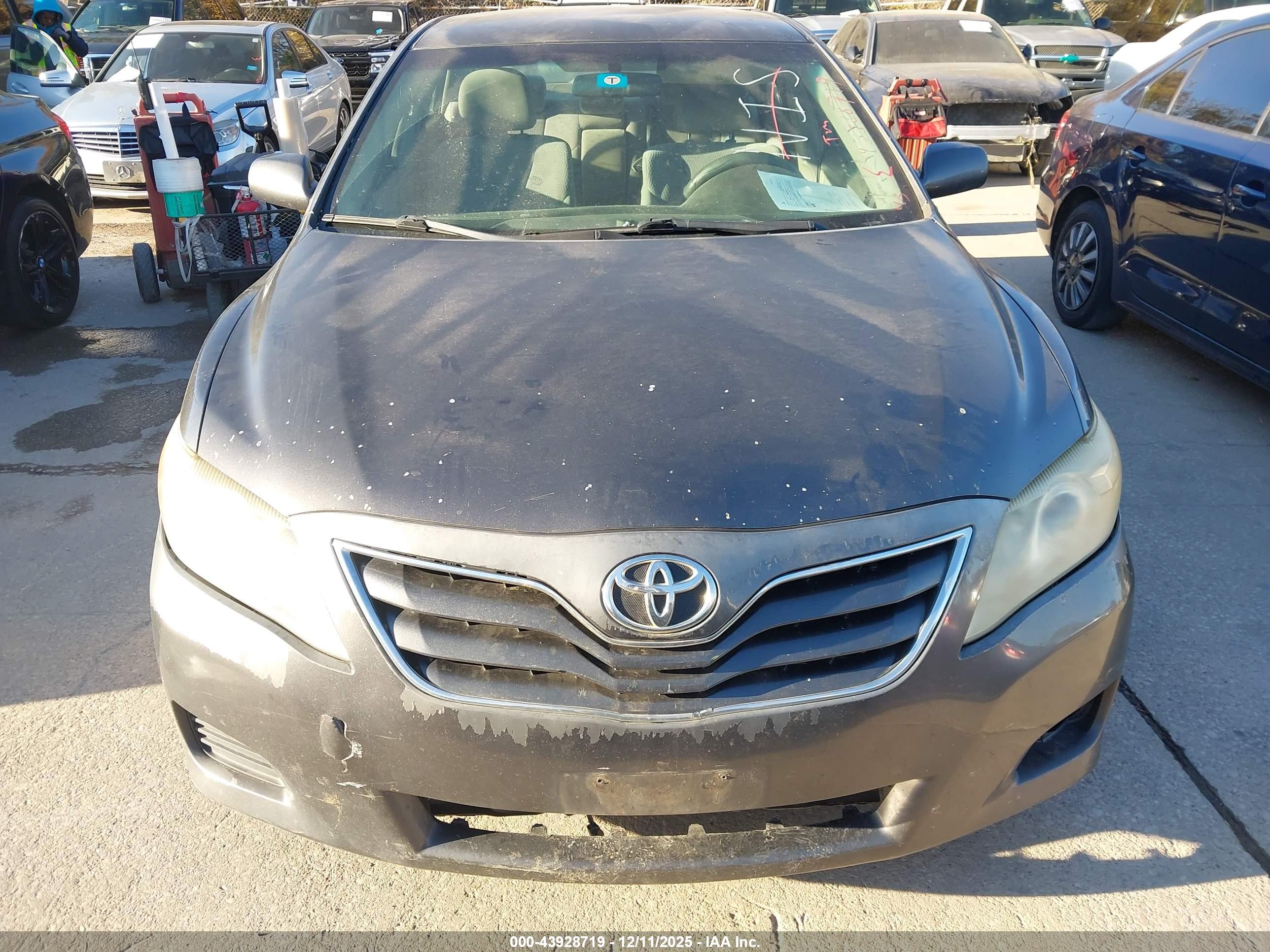 TOYOTA CAMRY image 6