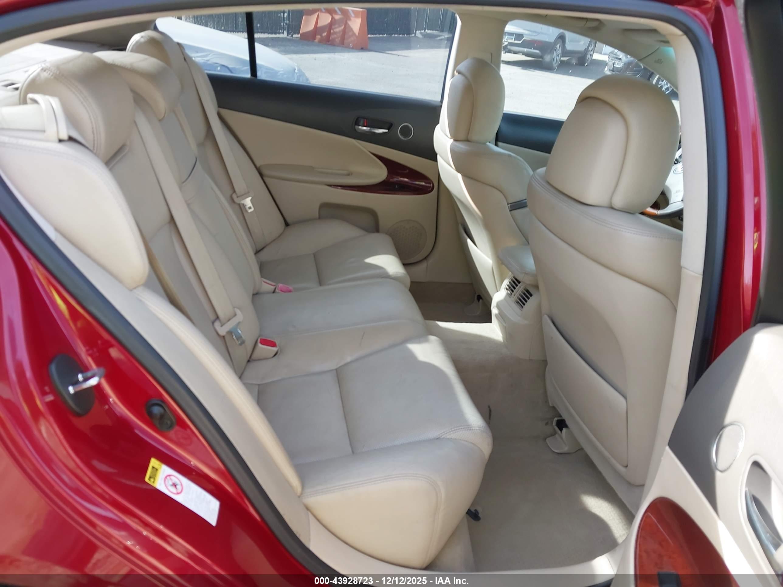 LEXUS GS image 8