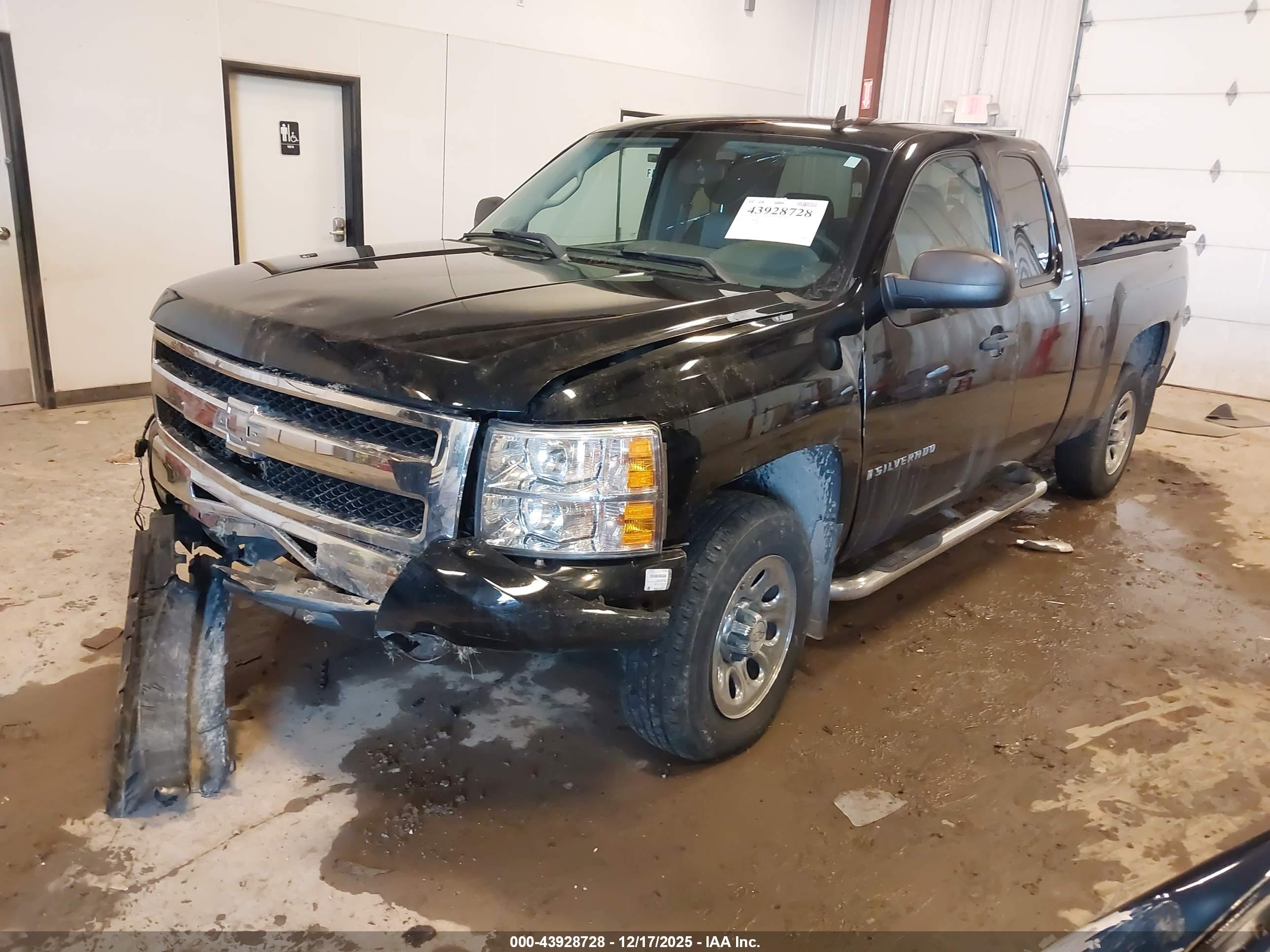 CHEVROLET SILVERADO image 2