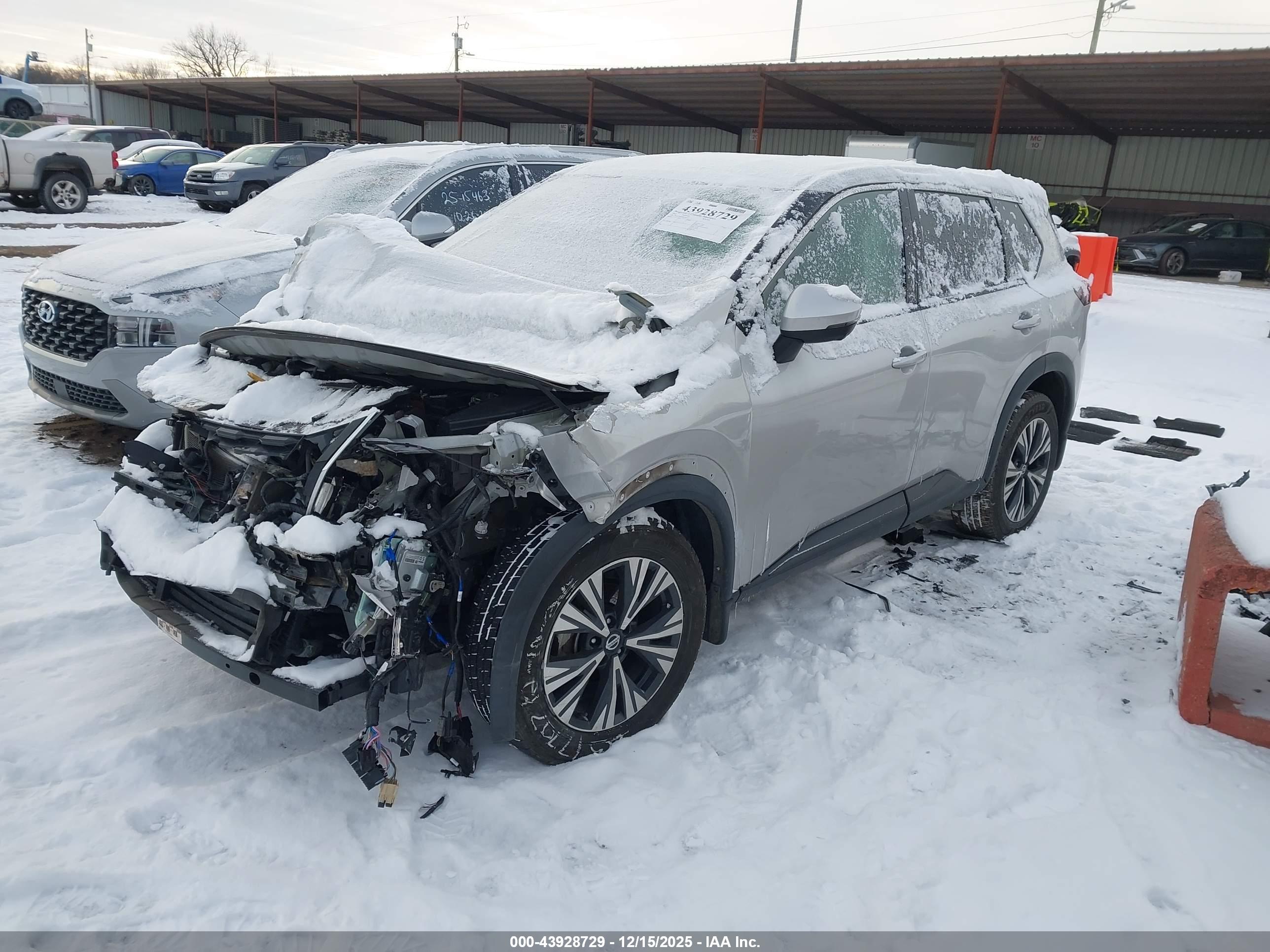 NISSAN ROGUE image 2