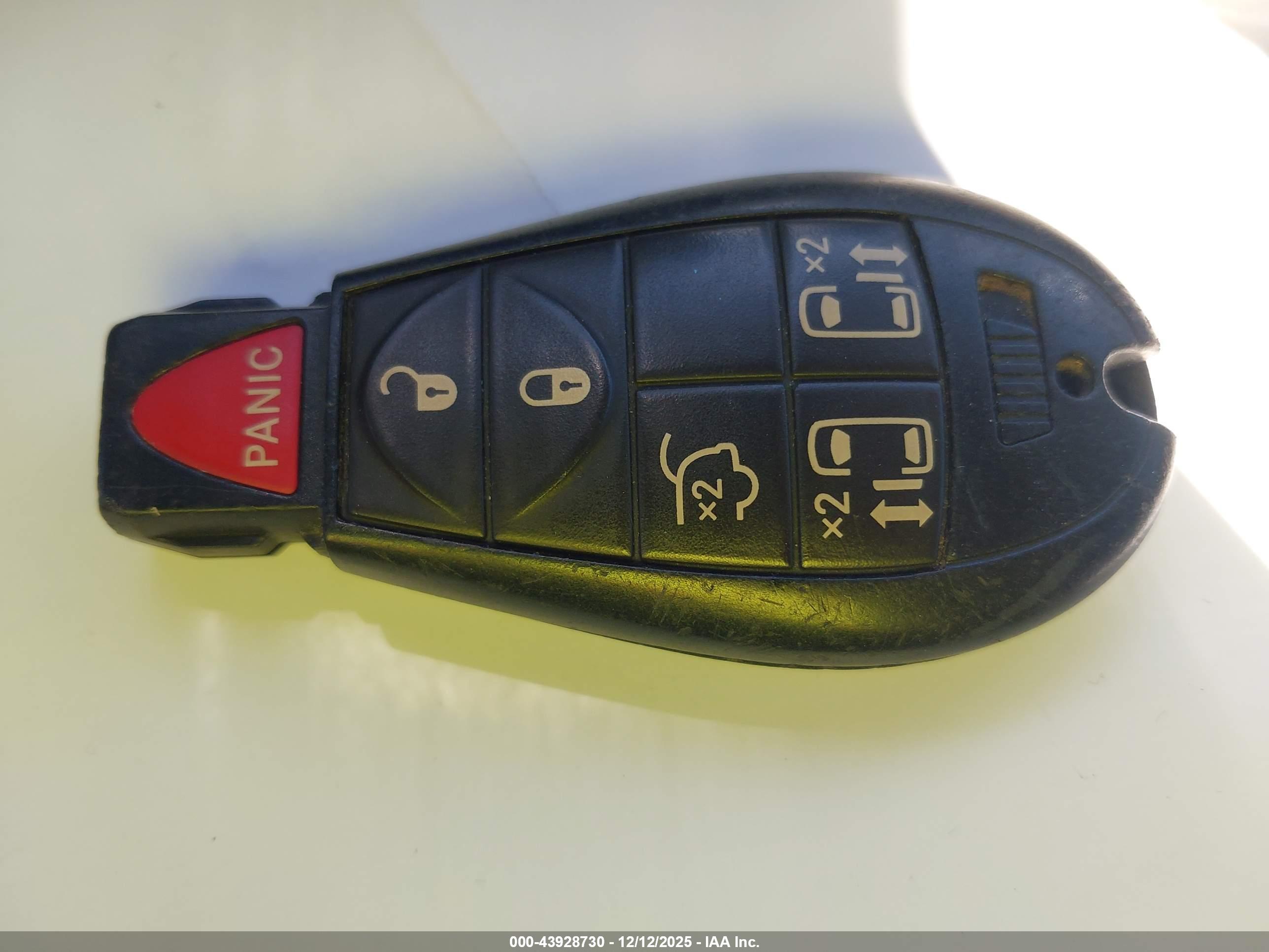 CHRYSLER TOWN image 11