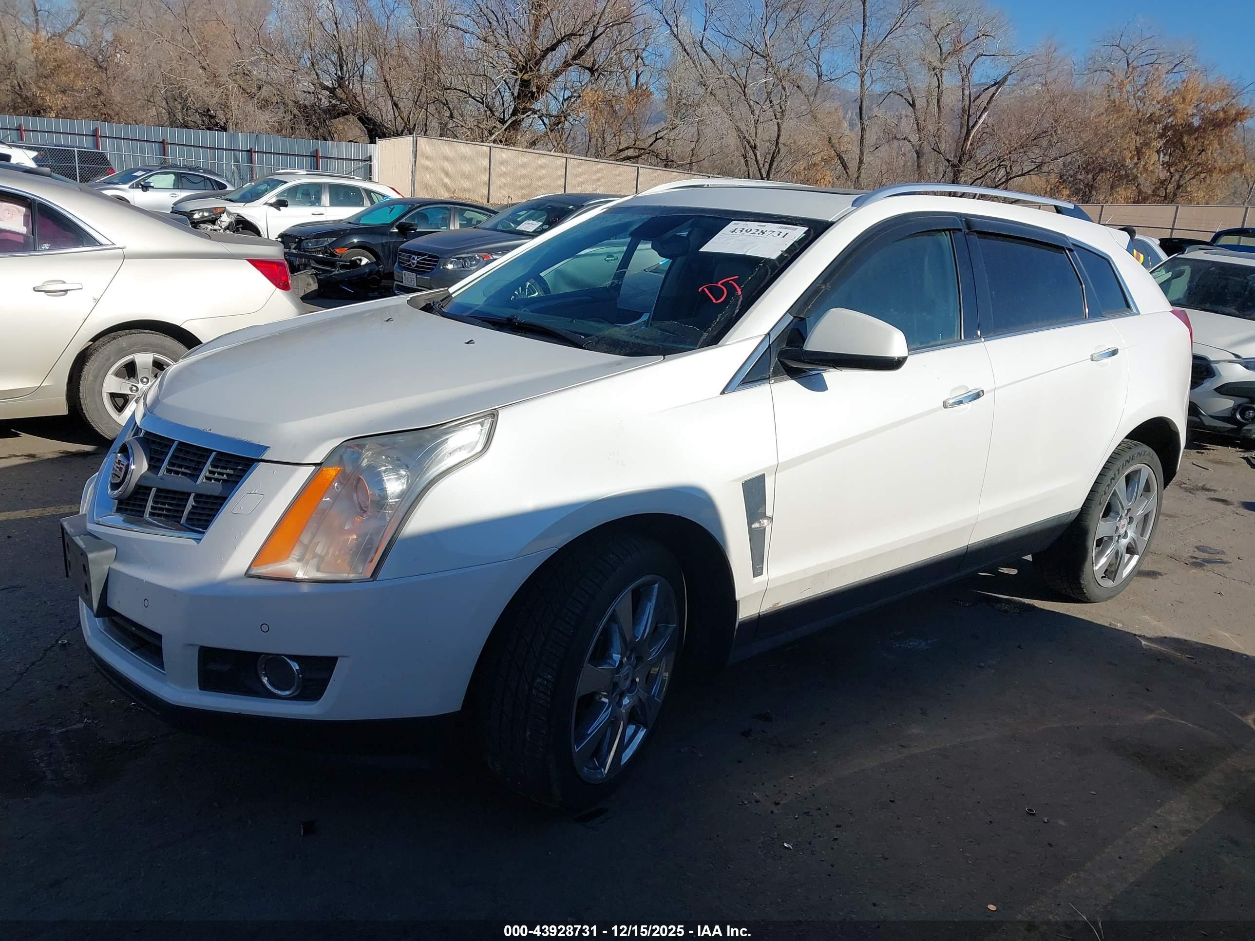 CADILLAC SRX image 2
