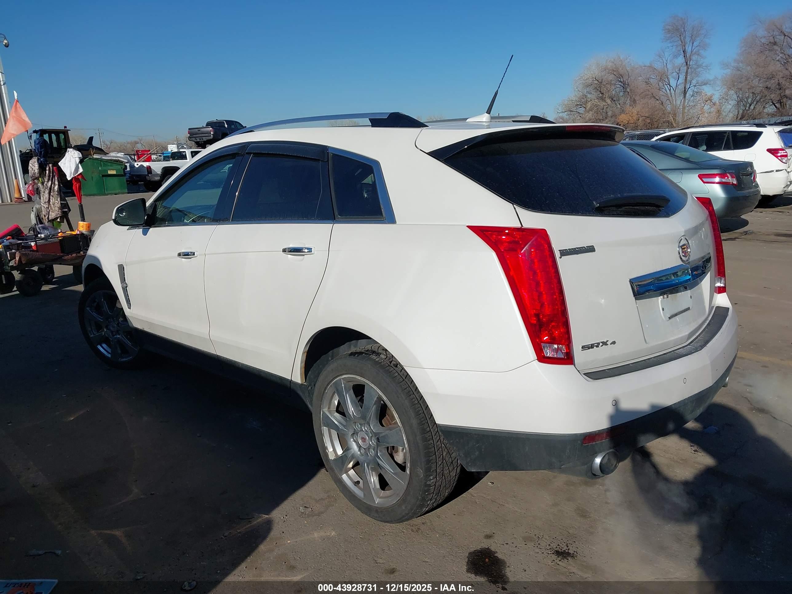 CADILLAC SRX image 3