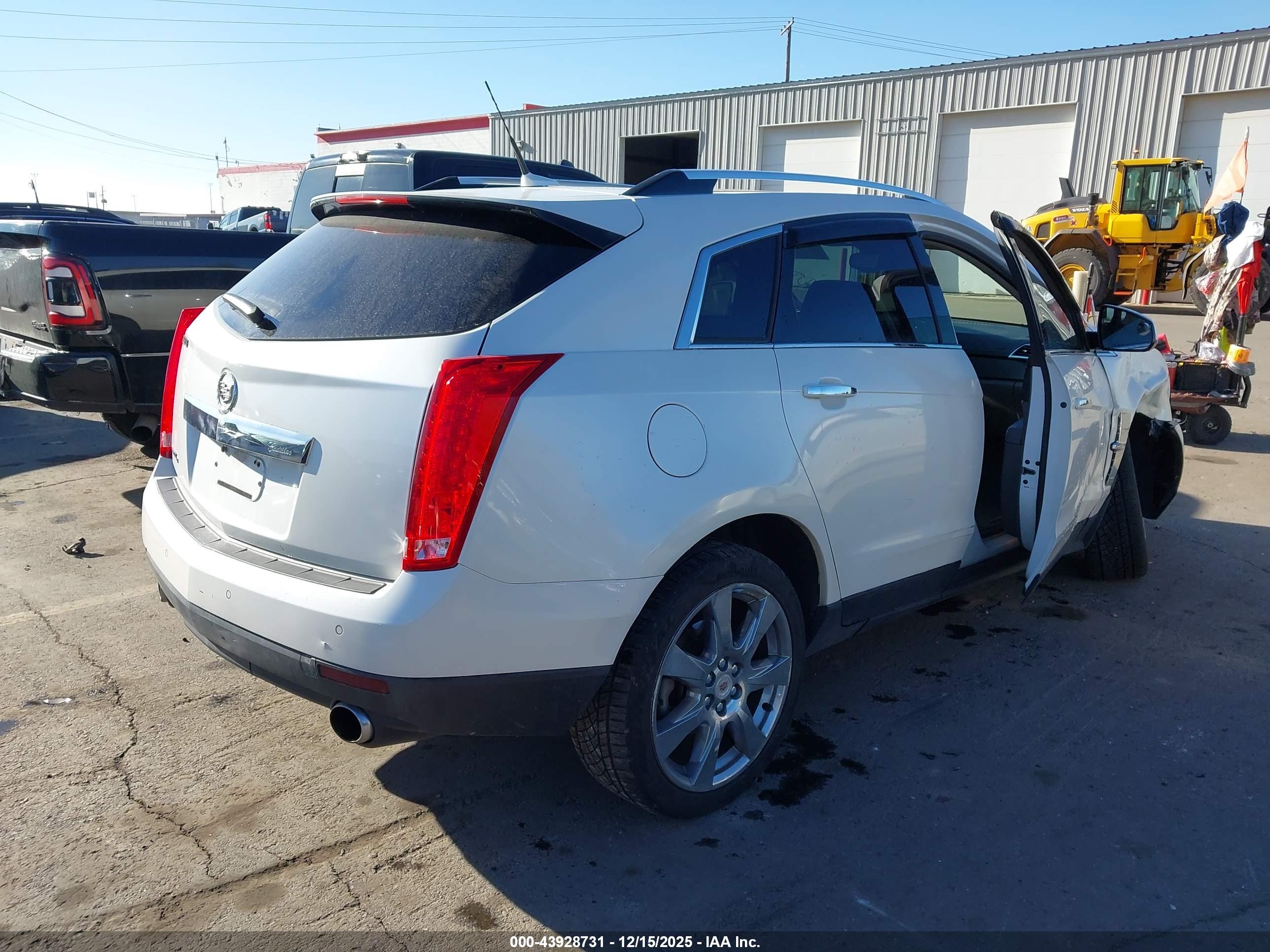 CADILLAC SRX image 4