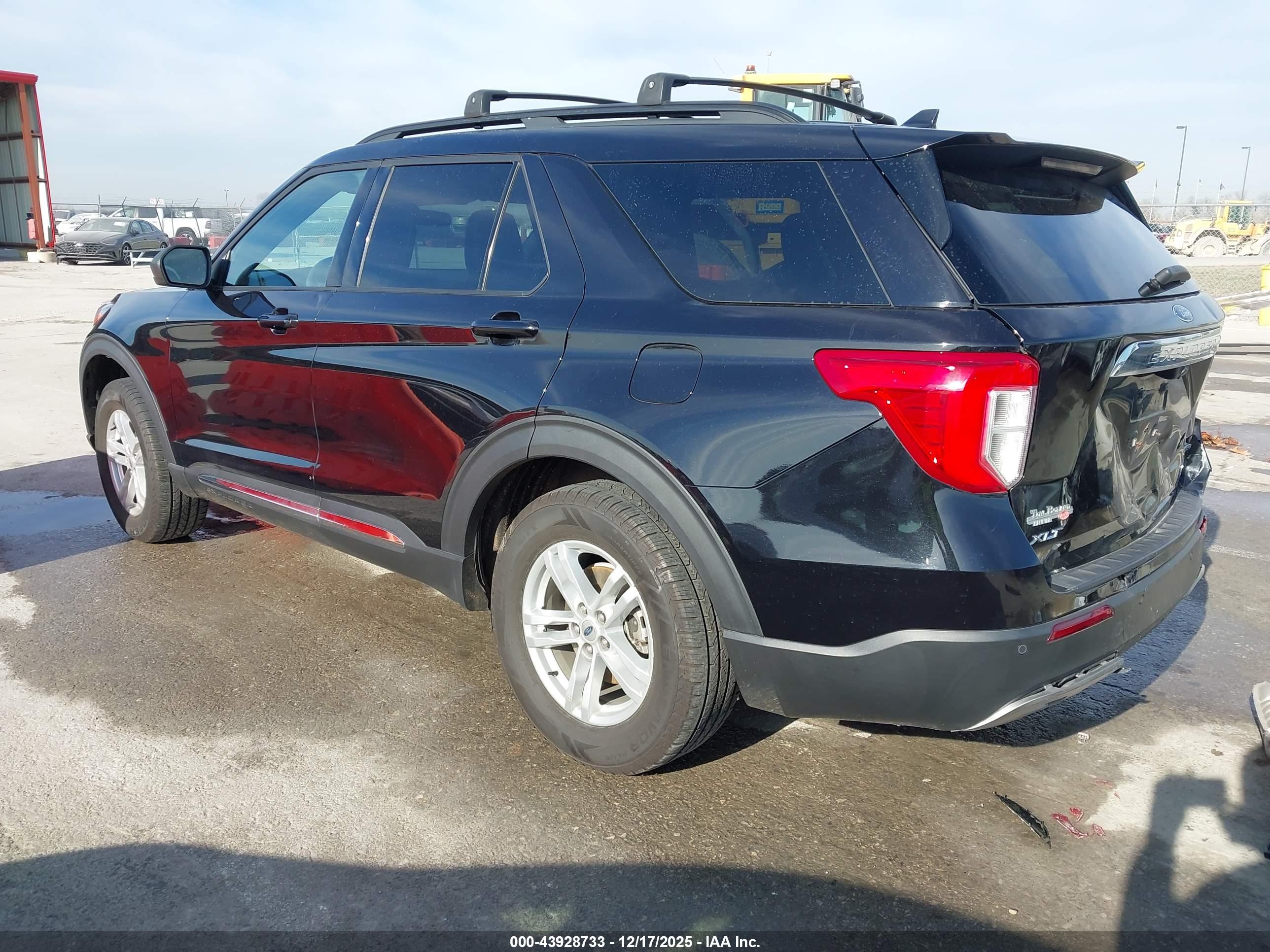 FORD EXPLORER image 3