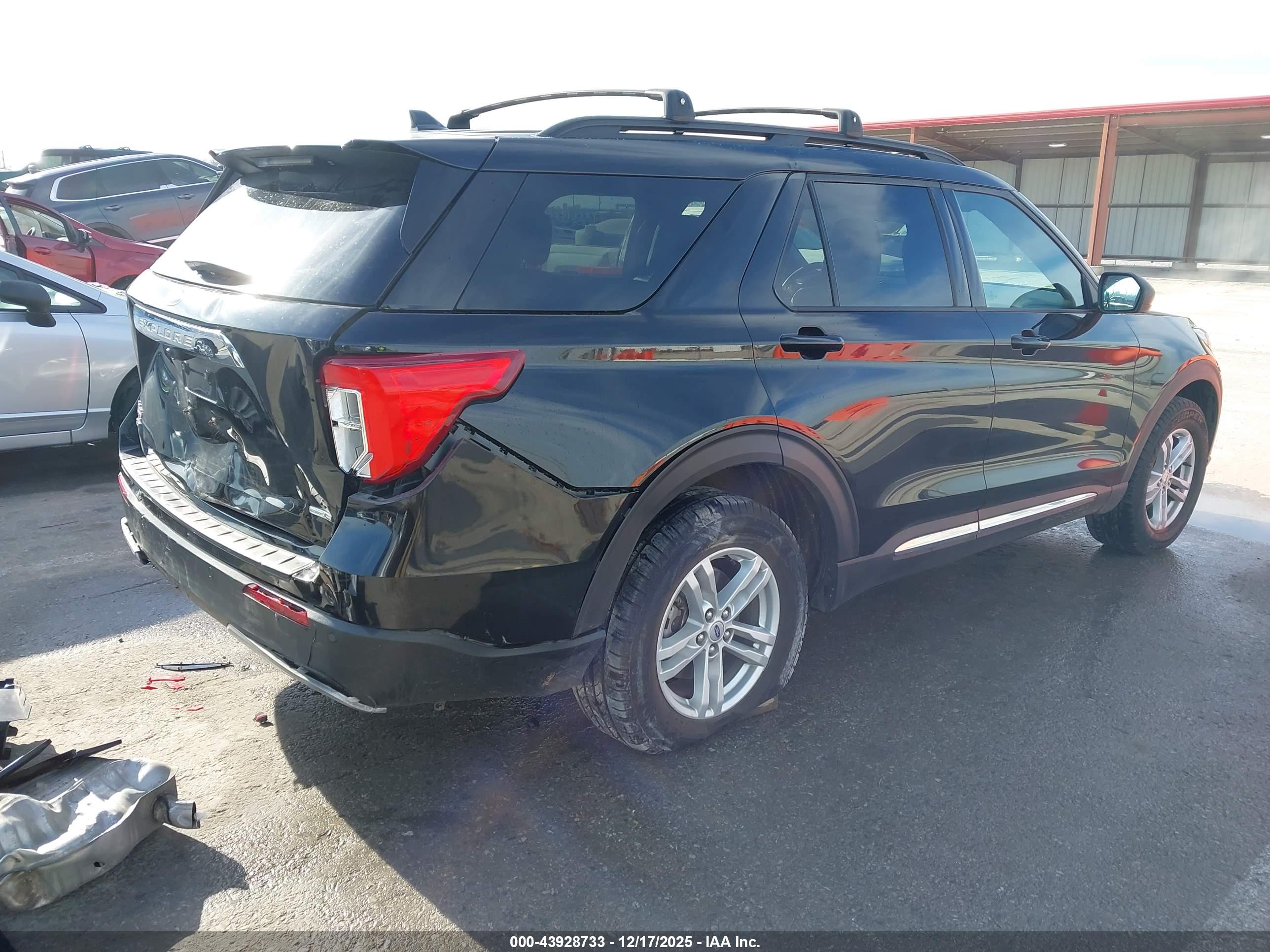 FORD EXPLORER image 4