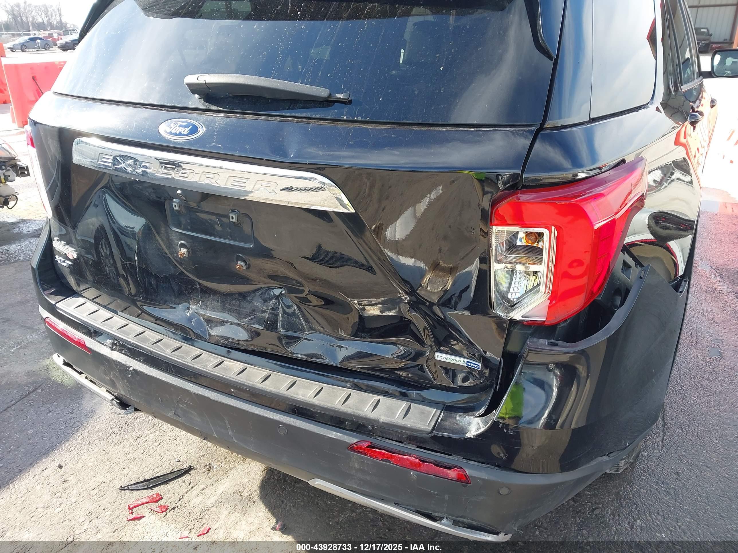 FORD EXPLORER image 6