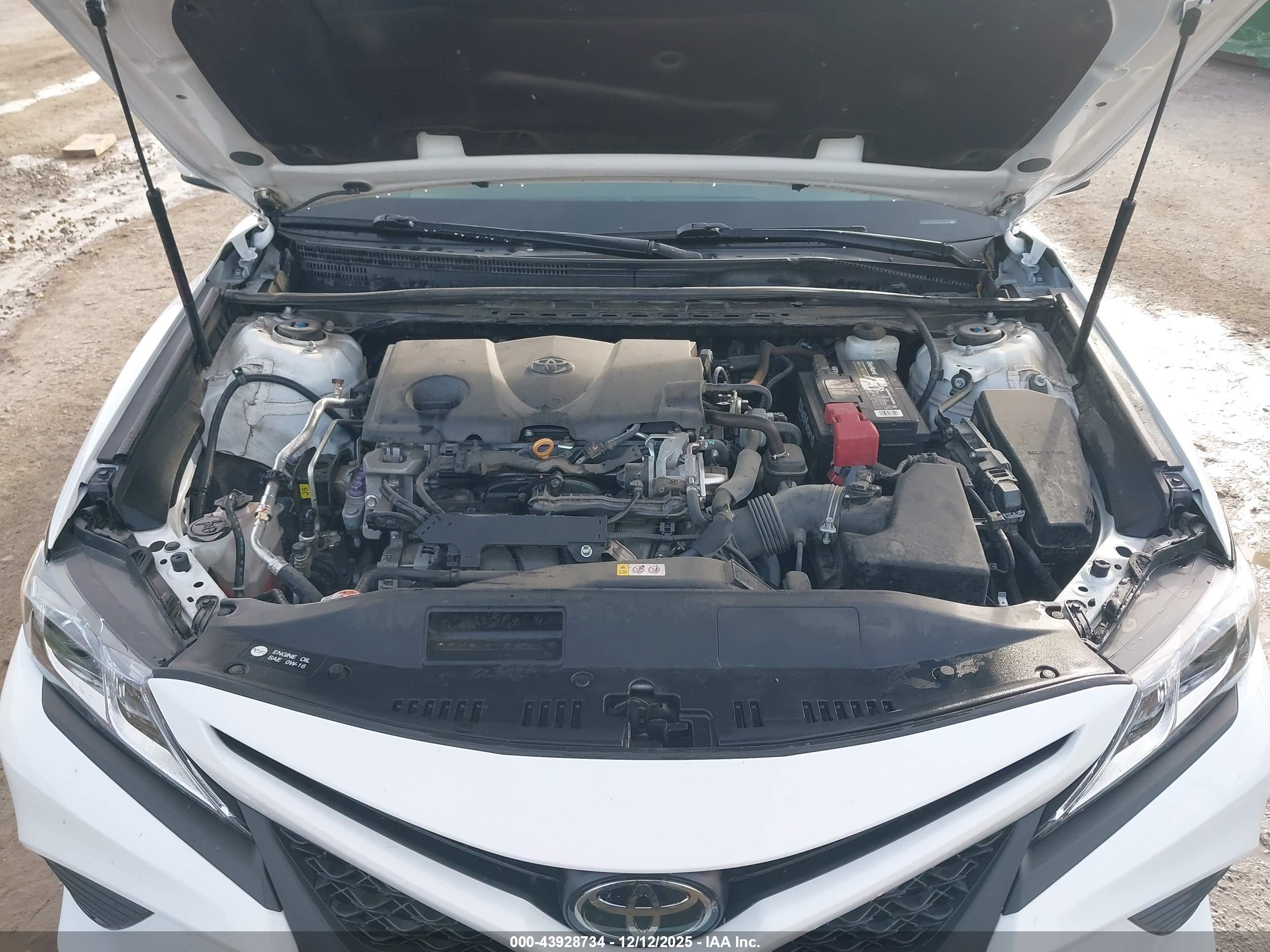 TOYOTA CAMRY image 10